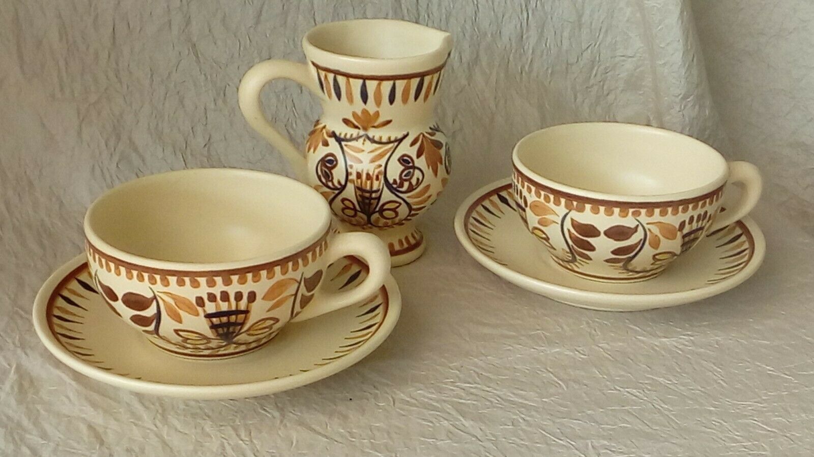 2 cups of chocolate lunch and faience henriot quimper milk jar