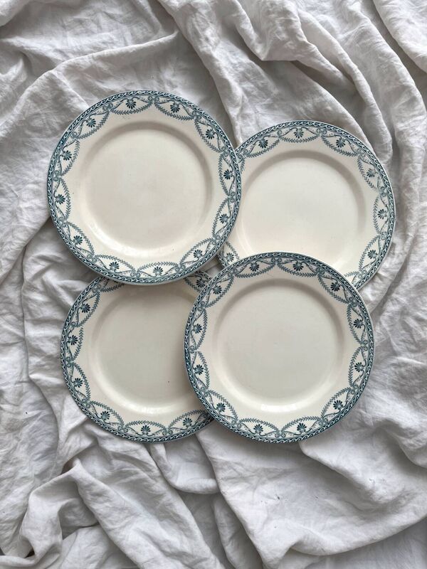 4 assiettes plates en terre de fer « Empire » Salins