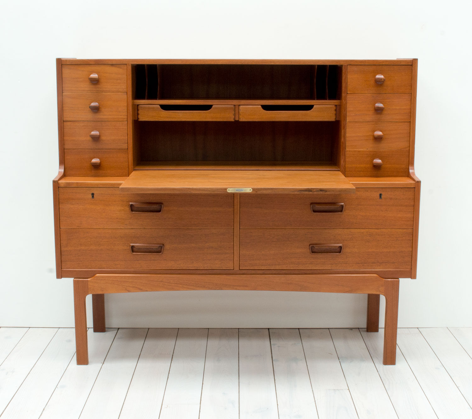 Danish teak writing desk model 69, by Arne Wahl Iversen 1960