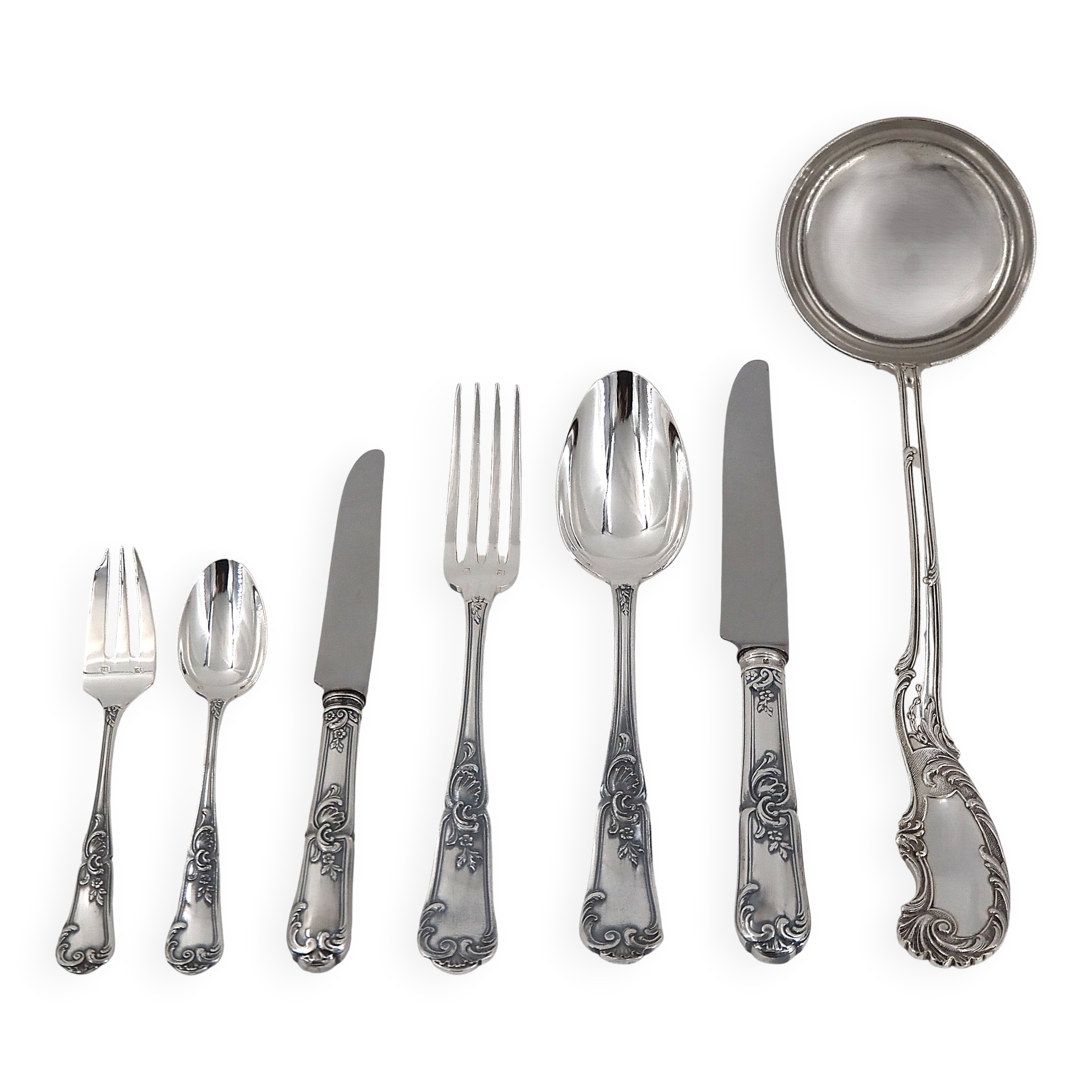 Orbrille Louis XV cutlery set 73 pieces in silver-plated metal, excellent condition.