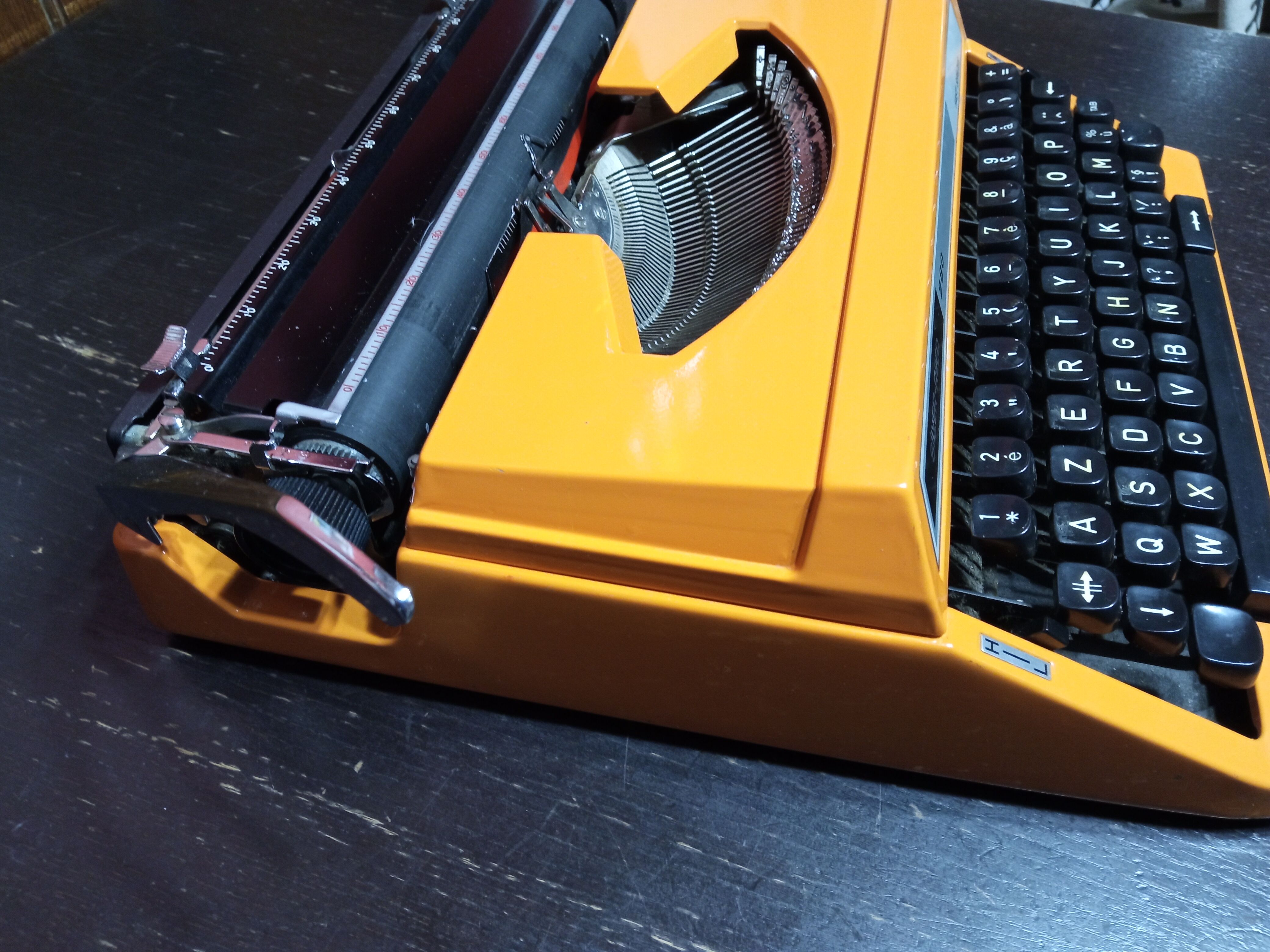 Silver Reed 280 Fast Spacer Orange Typewriter