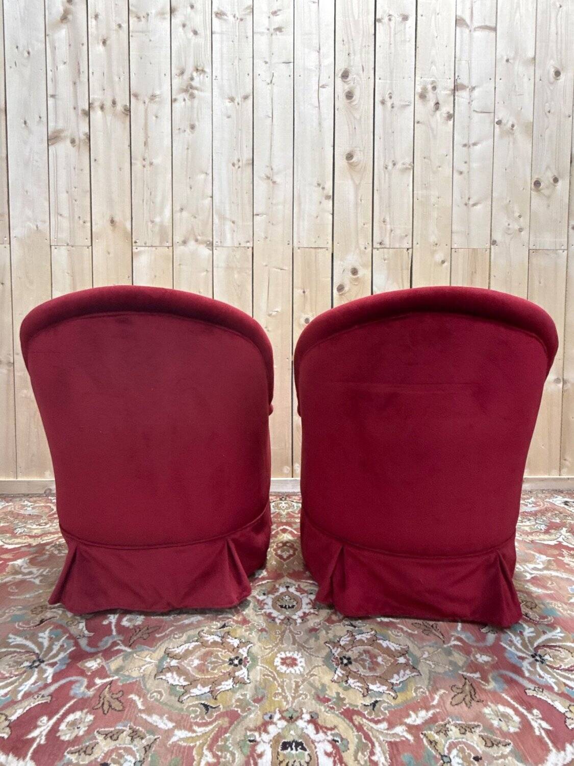 Paire de fauteuils crapauds en velours rouge bordeaux - Style Napoléon III