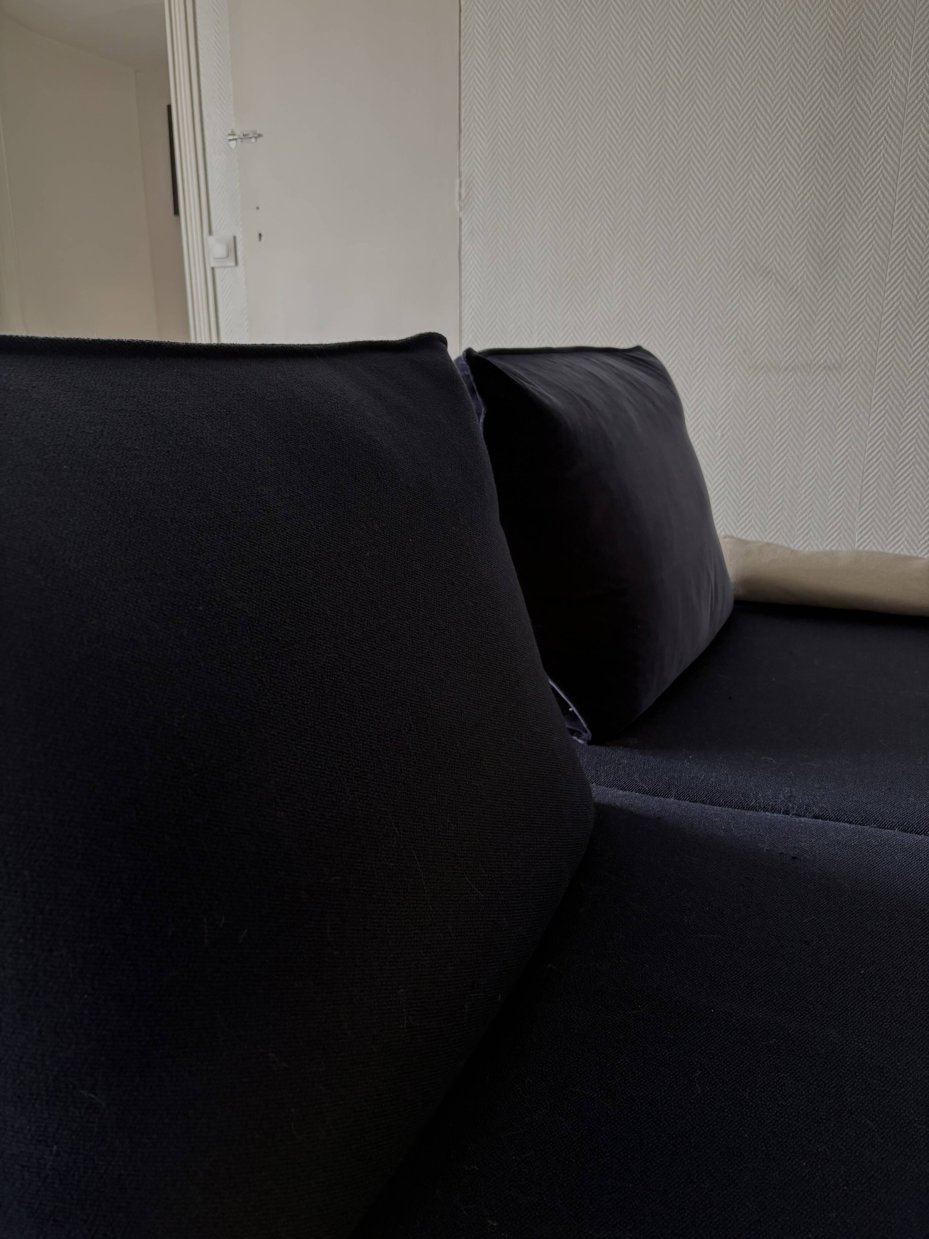 2-seater sofa model Prado Cinna