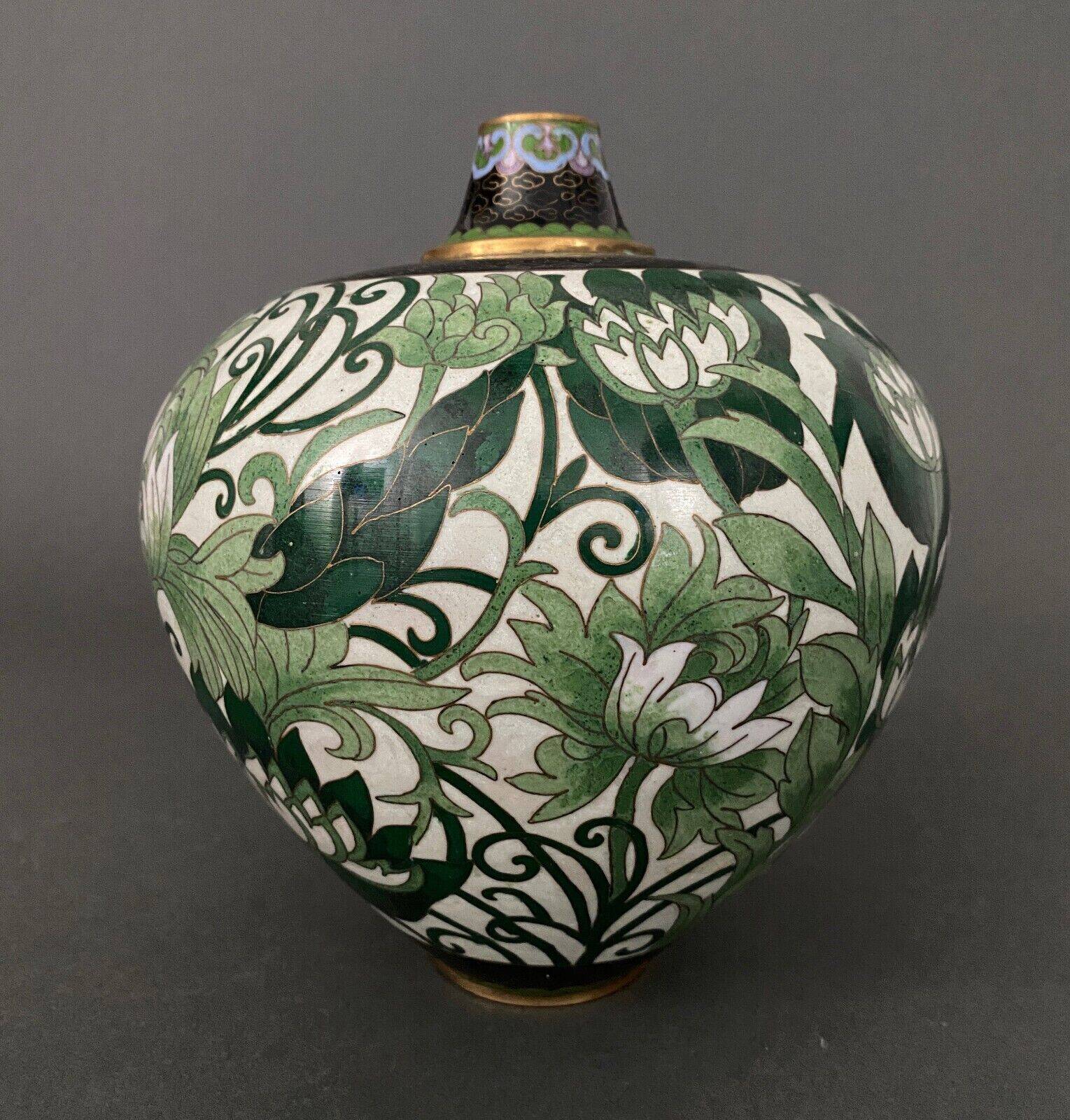 Ball-shaped cloisonné vase by Jingfa China 20th floral decor