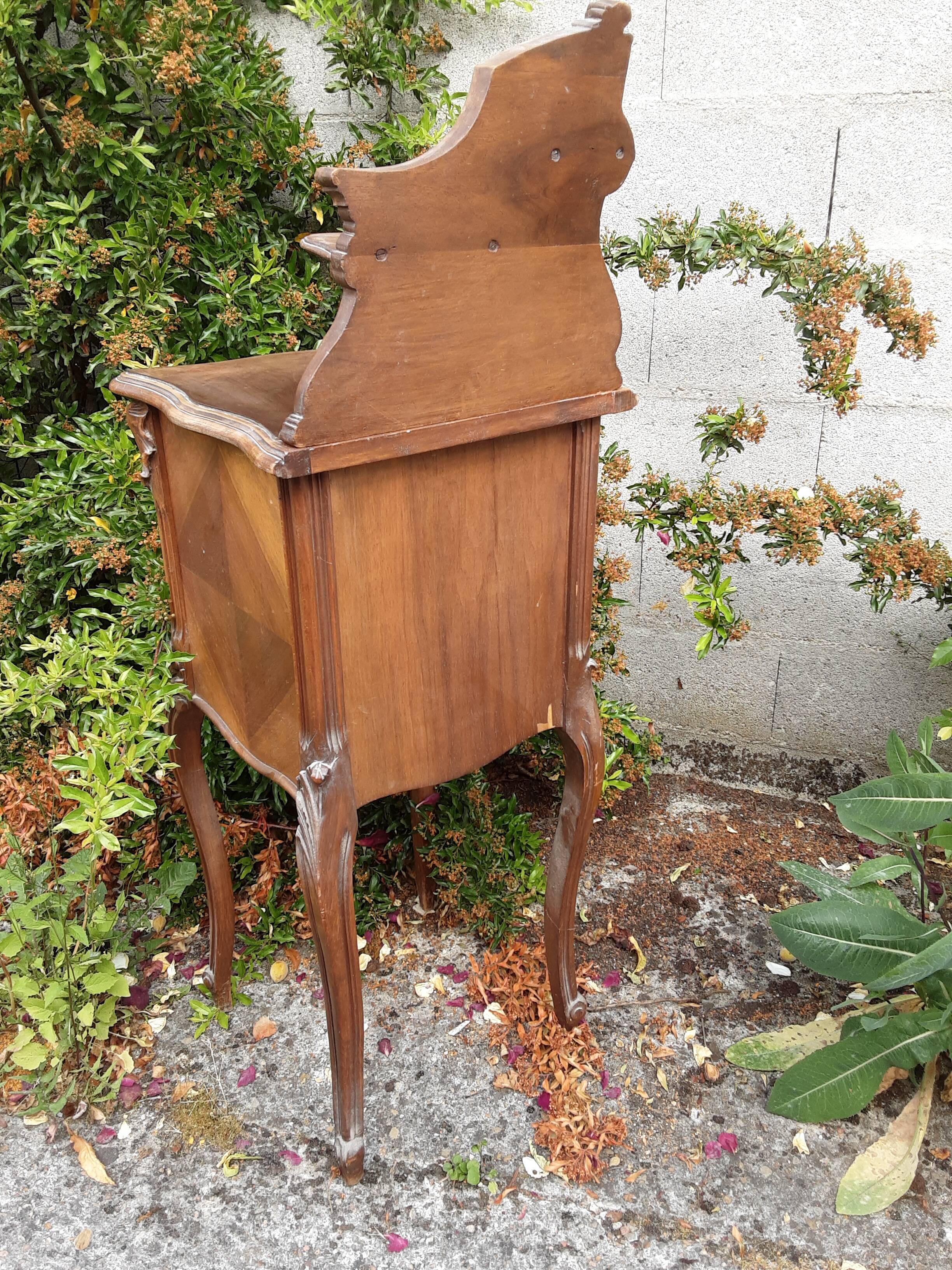 WOODEN BEDSIDE TABLE STYLE LOUIS XV ROCAILLE