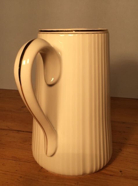 White pitcher streaked