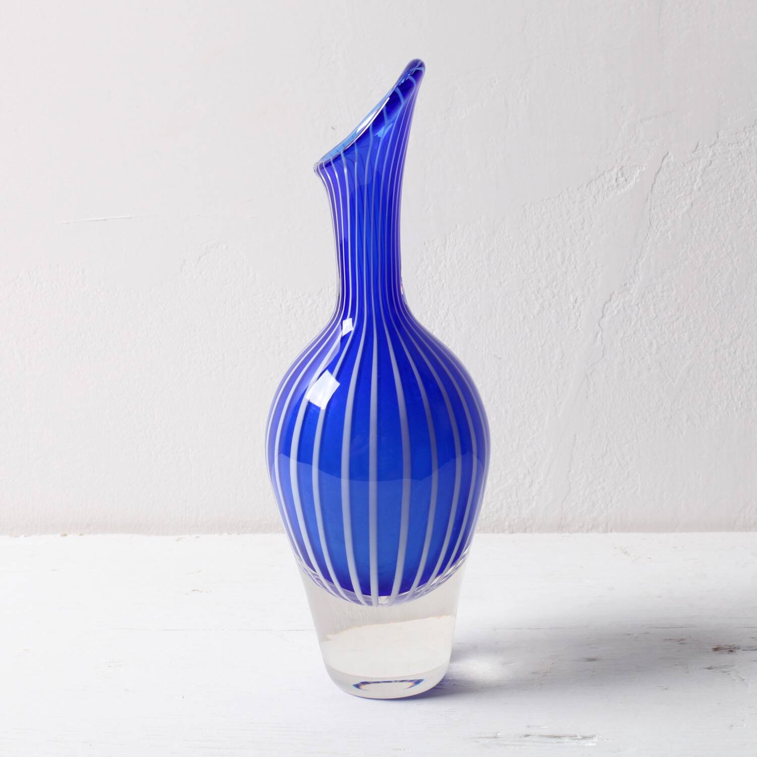 Vase d'art bleu à rayures, rare et de collection, Jan Johansson, Suède, 1975