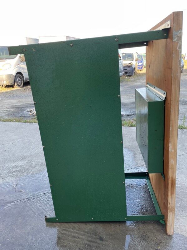 Established iron wooden top