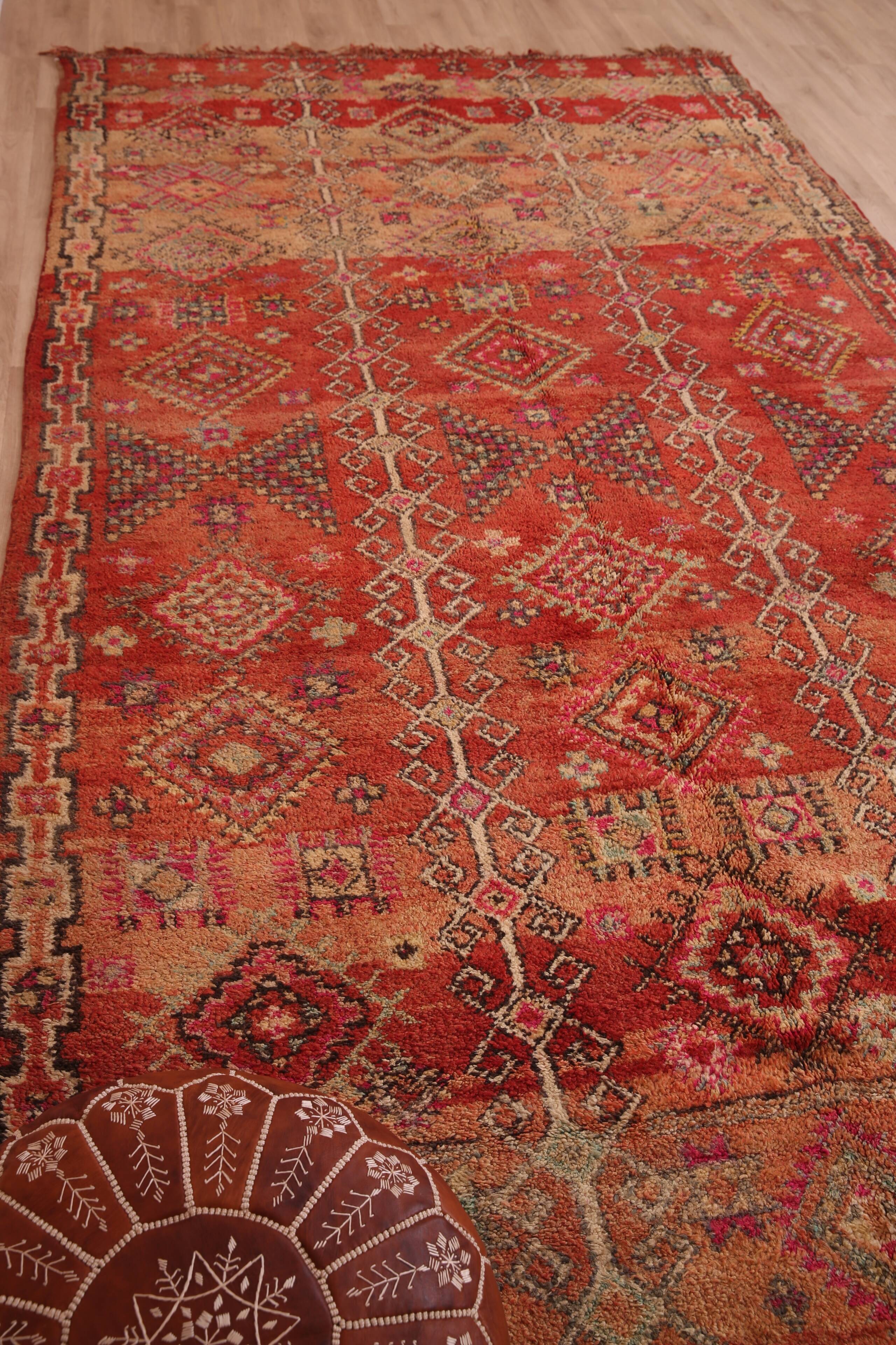 Vintage Moroccan Wool Rug 196 x 350 cm, Berber Handmade Bohemian Rug Unique