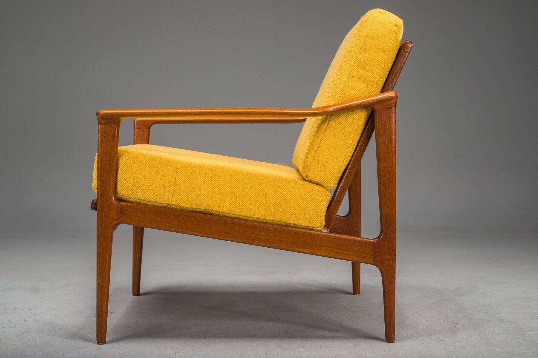 Chaise longue danoise du milieu du siècle en teck attribuée à Ib Kofod-Larsen, années 1960
