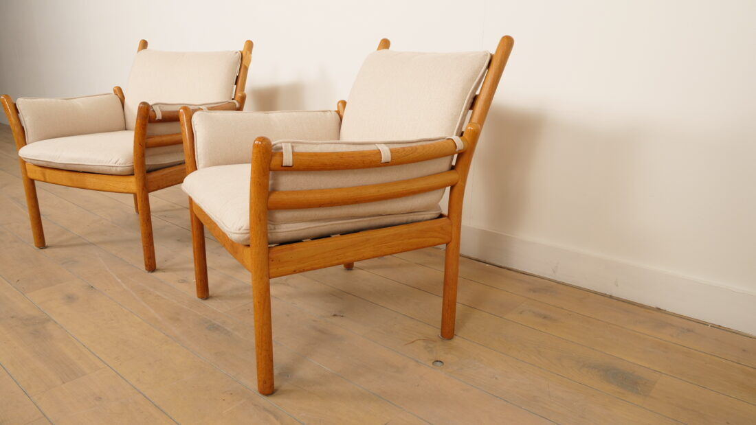 Set of 2 vintage armchairs | Illum Wikkelsø for Silkeborg | Model Genius | Teak