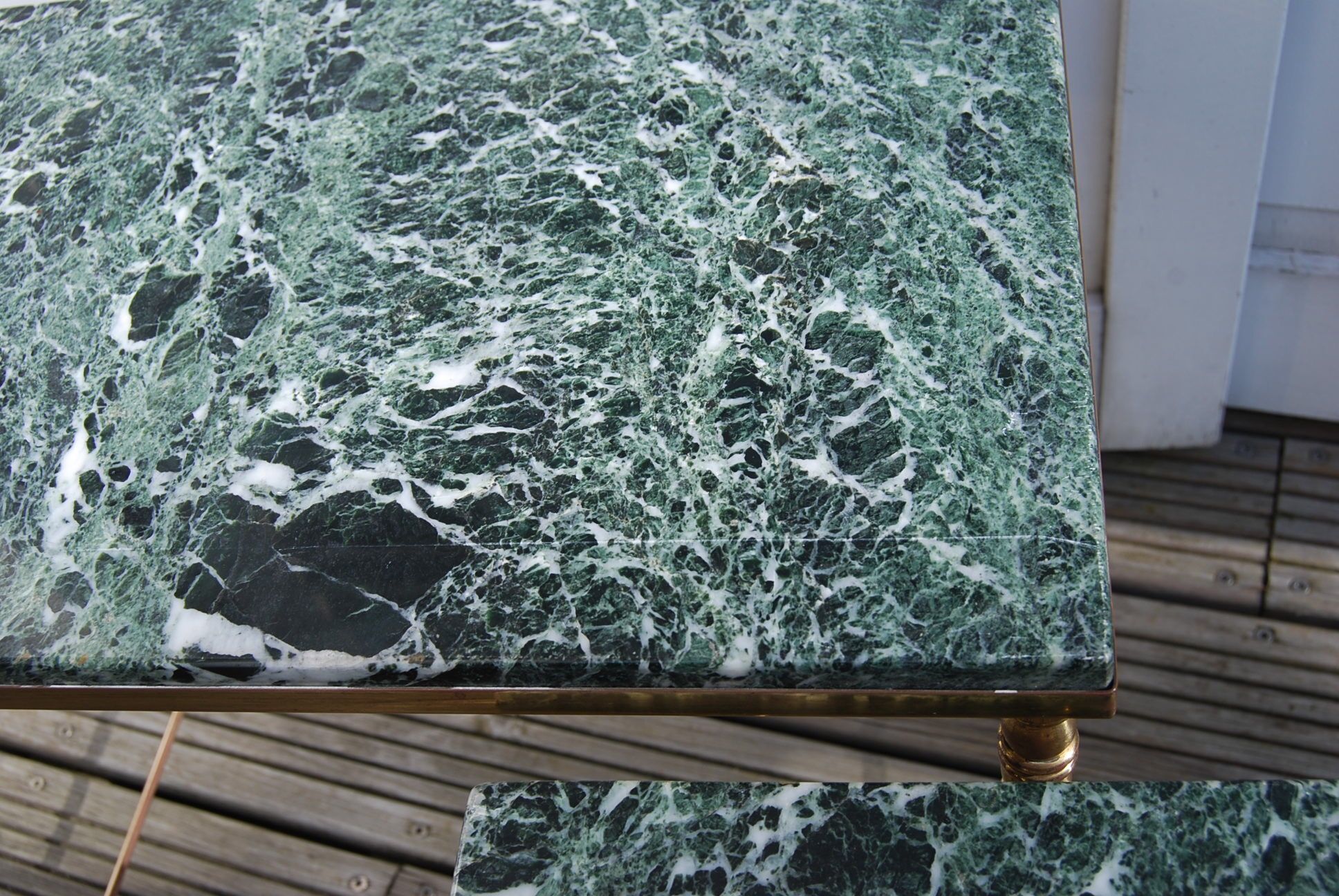 Tables gigognes en marbre vert