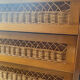 Commode en rotin vintage pied compas