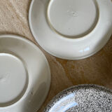 8 flat plates in speckled ceramic
