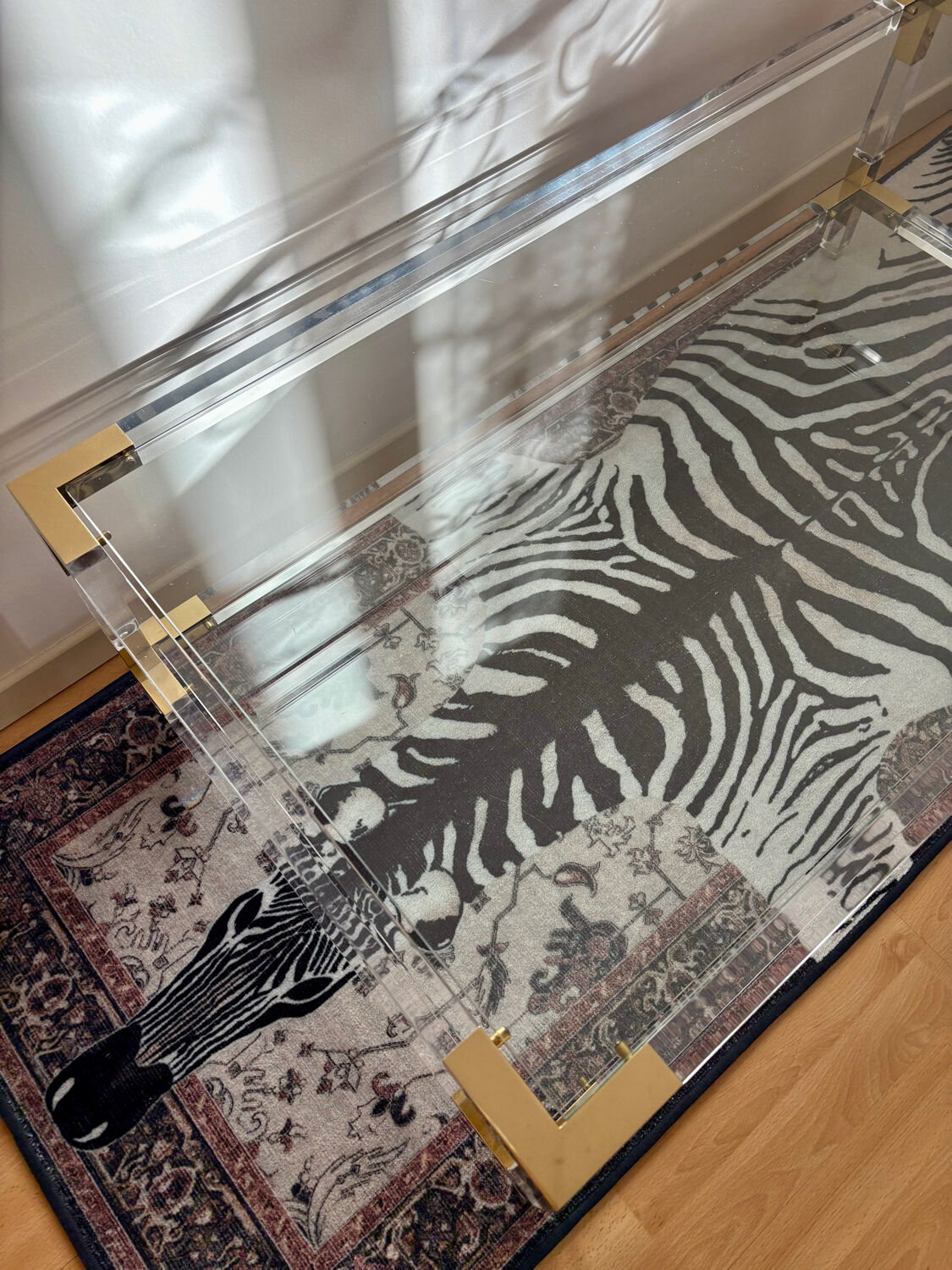 Italian coffee table Fabian, glass, plexiglass and brass, 1970-80.