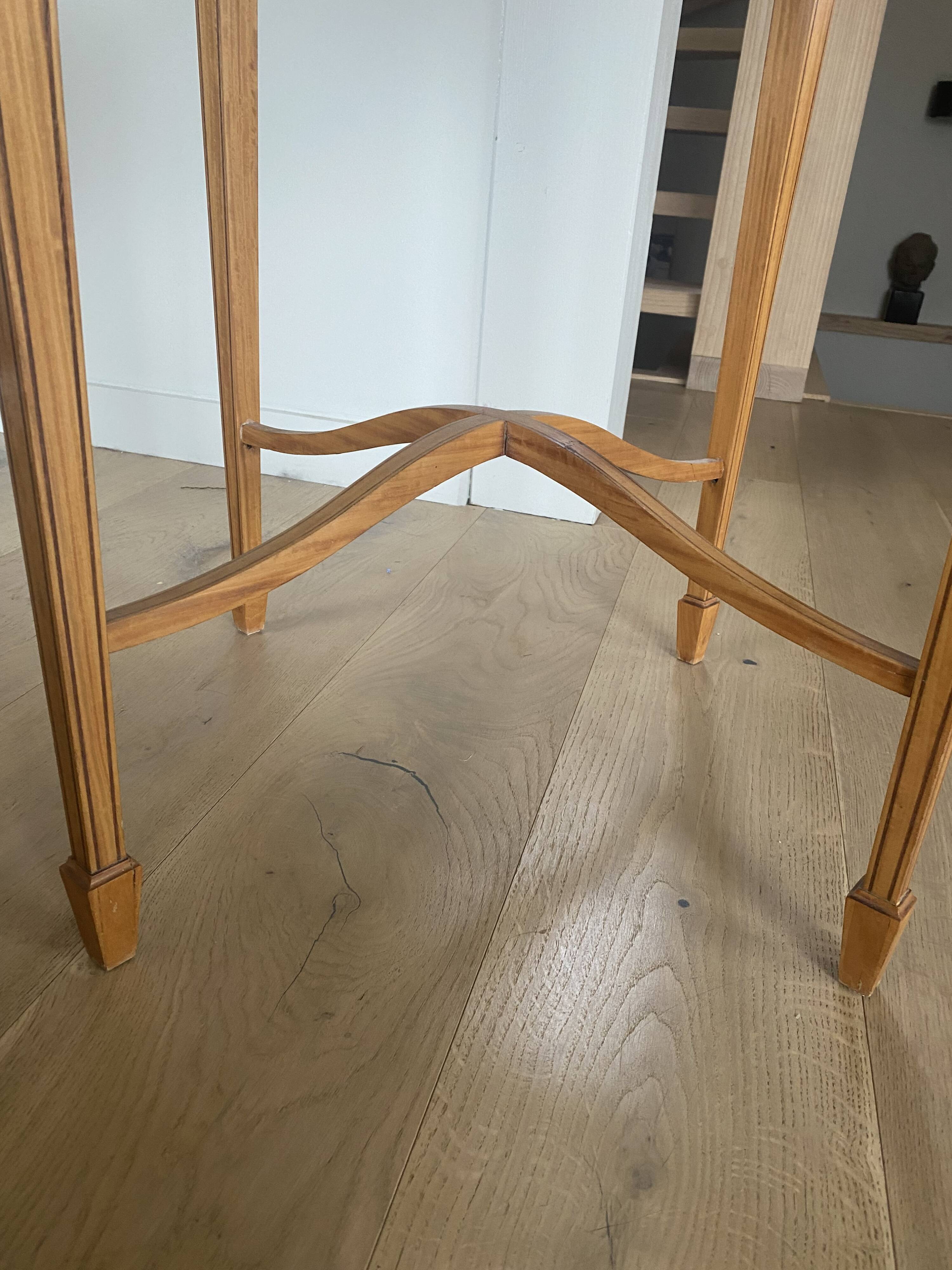 Art Nouveau Rosewood pedestal table