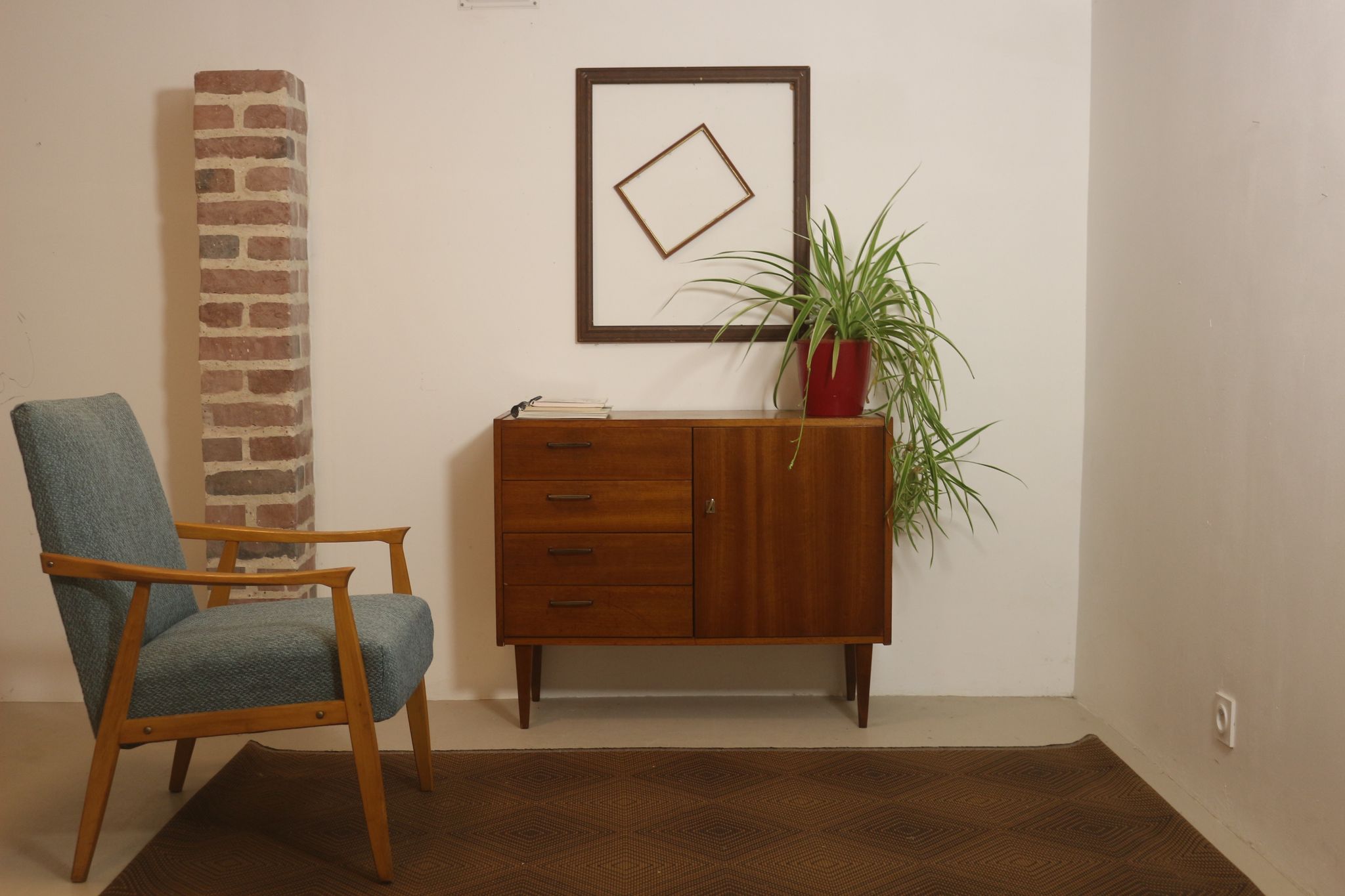 Scandinavian chest of drawers, consisting of 4 drawers, year 60. Ref calypso
