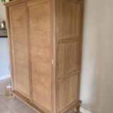 armoire vintage