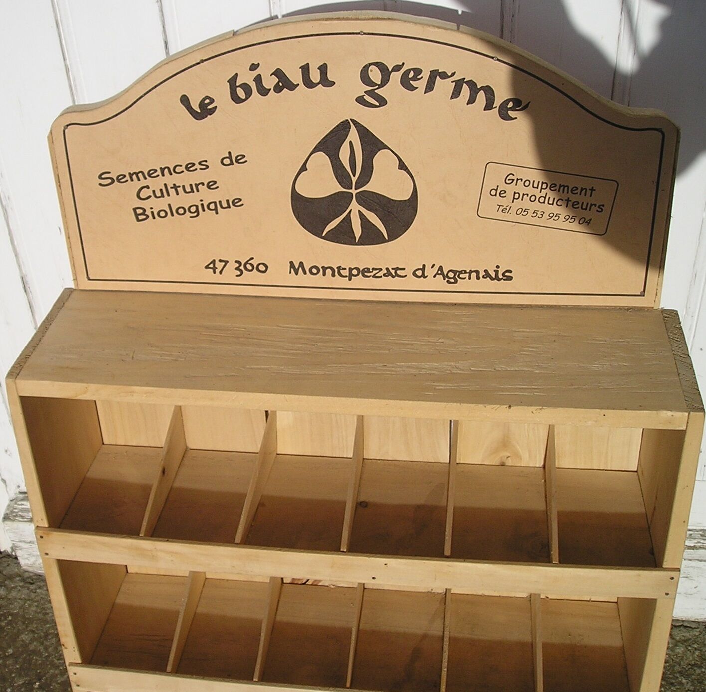 18 compartment wooden store display