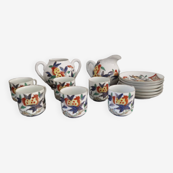 Set of 6 cups and 6 saucers, teapot and fine porcelain milk jug