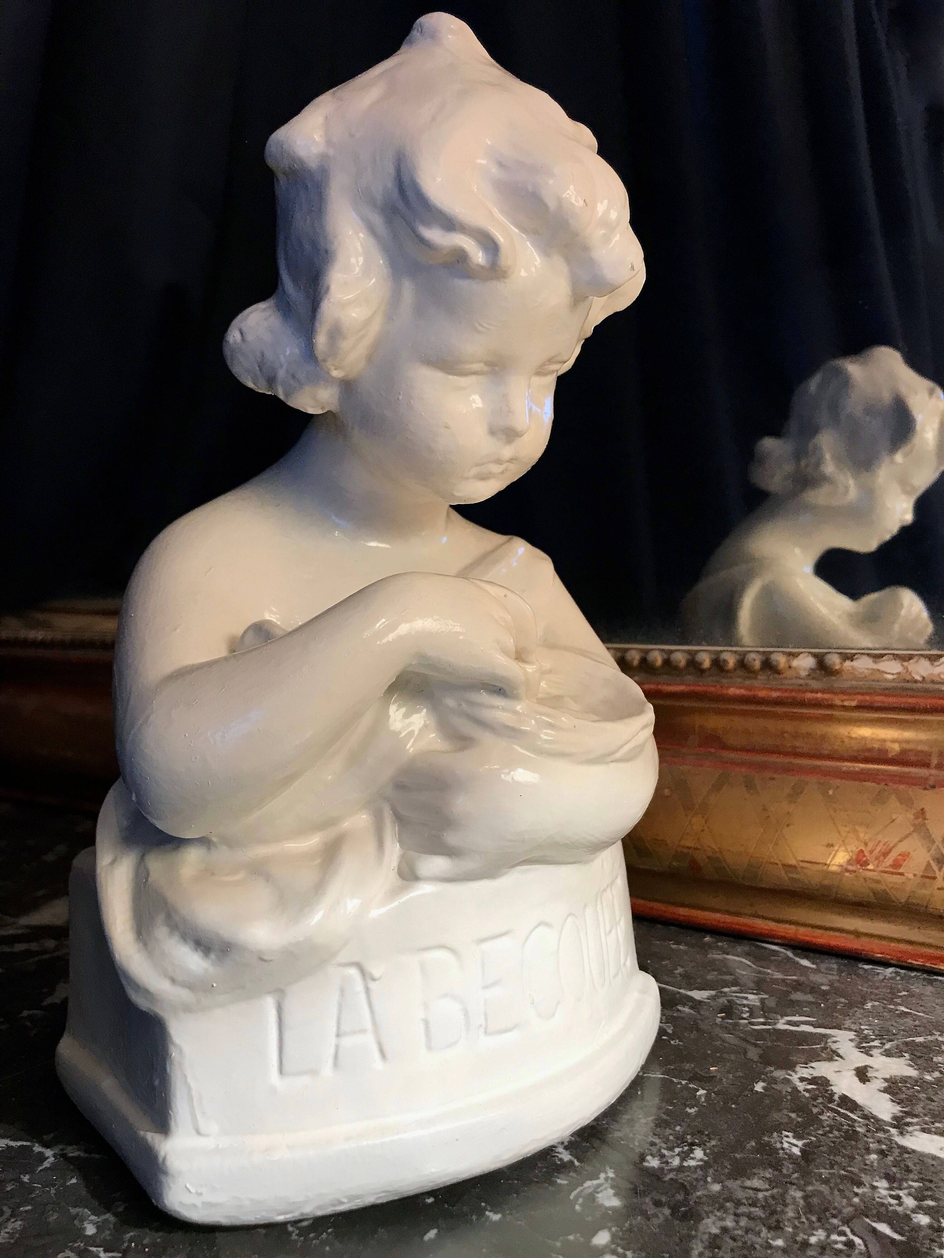 Cherub bust 19th century La Becquée petit enfant et oiseau figurine bébé angelot enamelled white