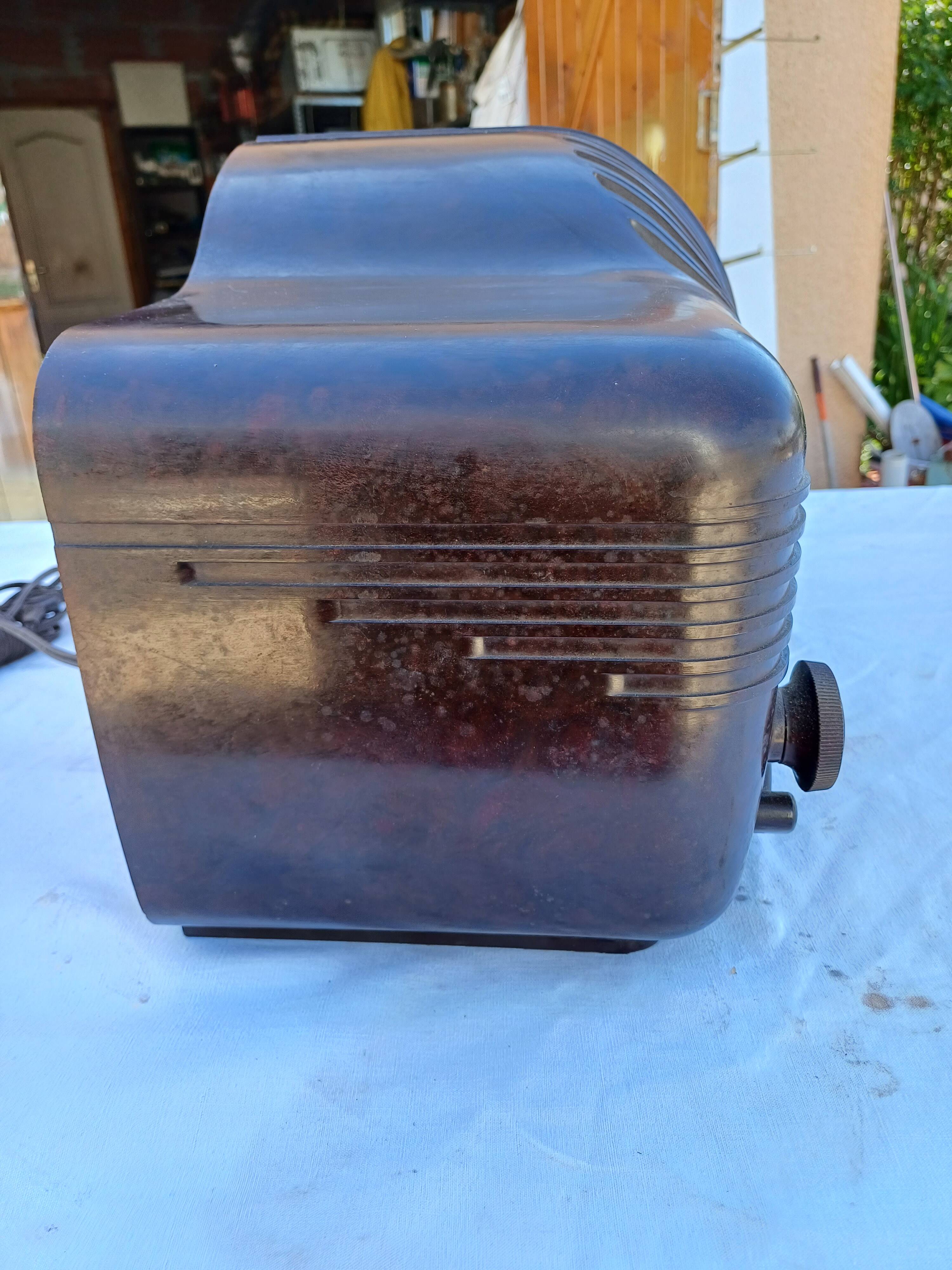 Radio Bakelite Sonora Excellence 302