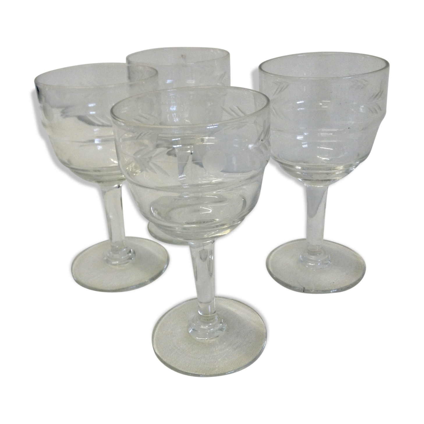 Set of 4 former chiseled glass