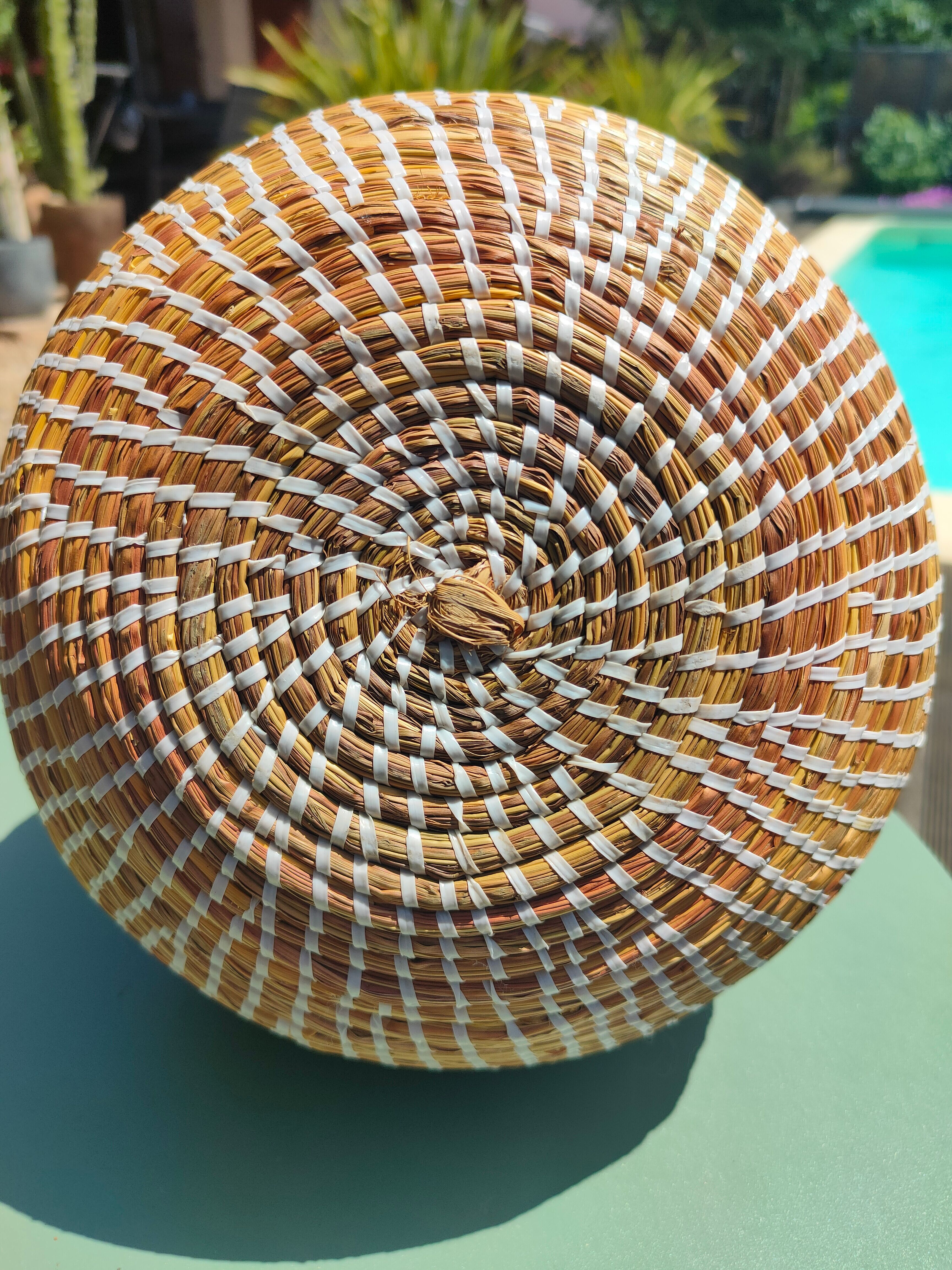 Basket with lid