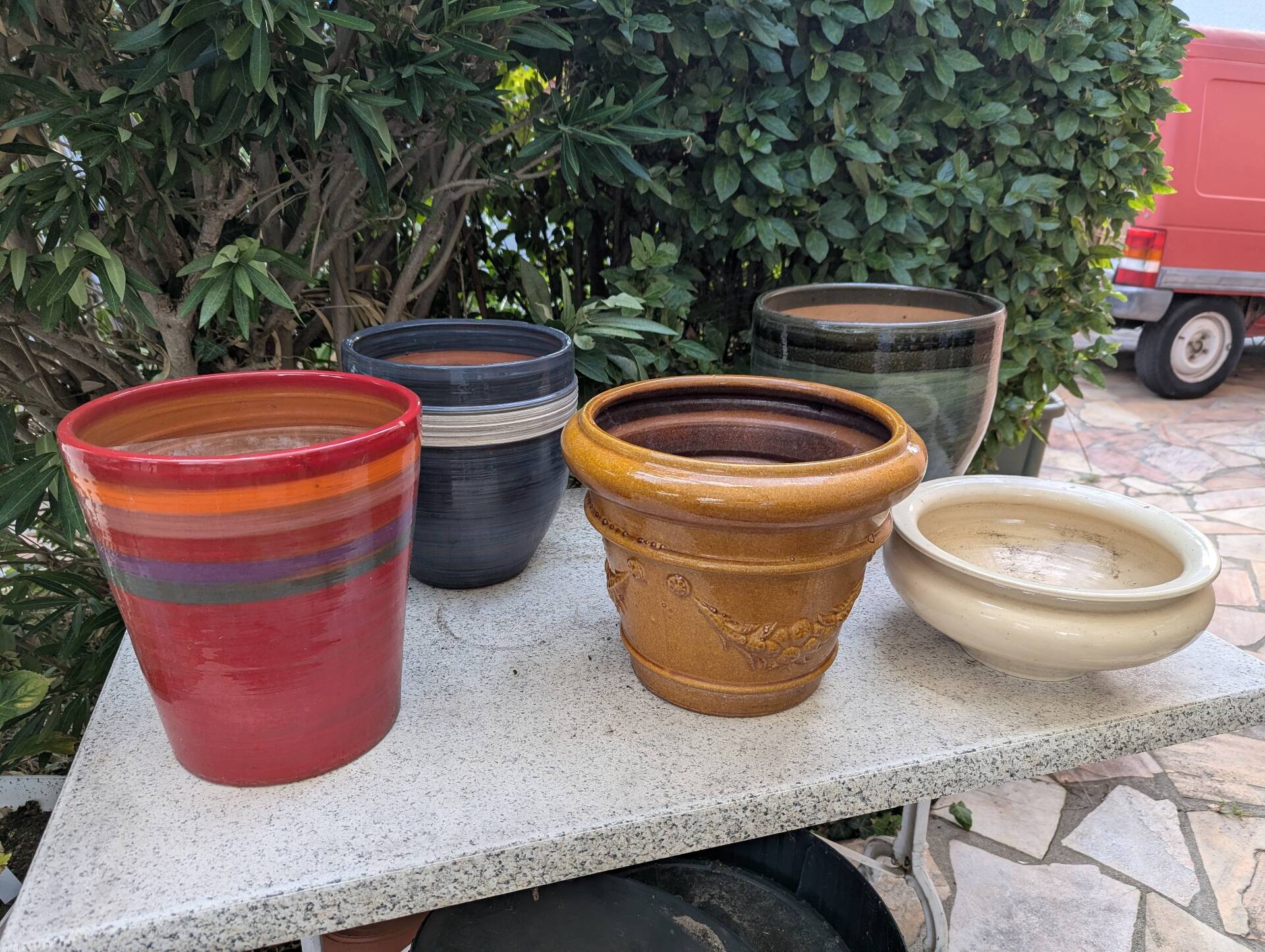 Set of 5 ceramic flower pots