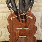 Ancien grand masque mural africain en bois sculpté