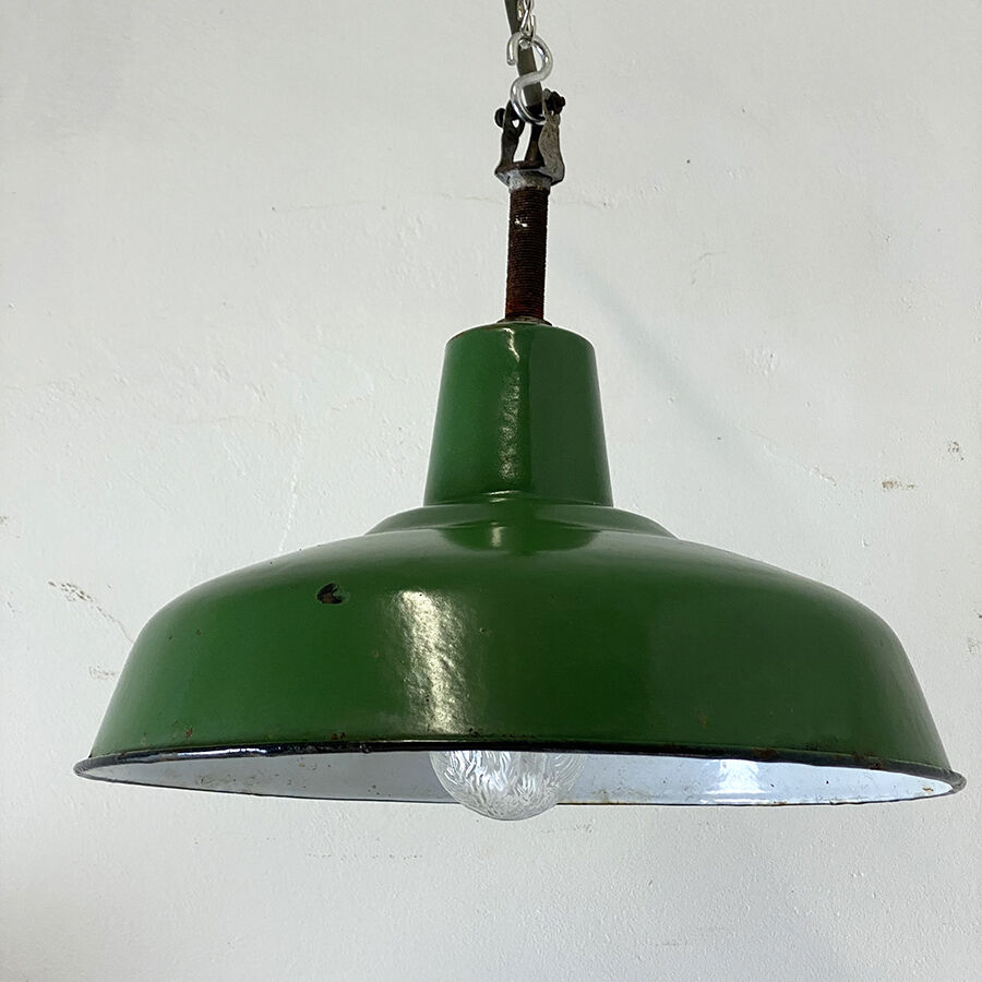 Vintage industrial suspension 50's in green enamelled sheet metal