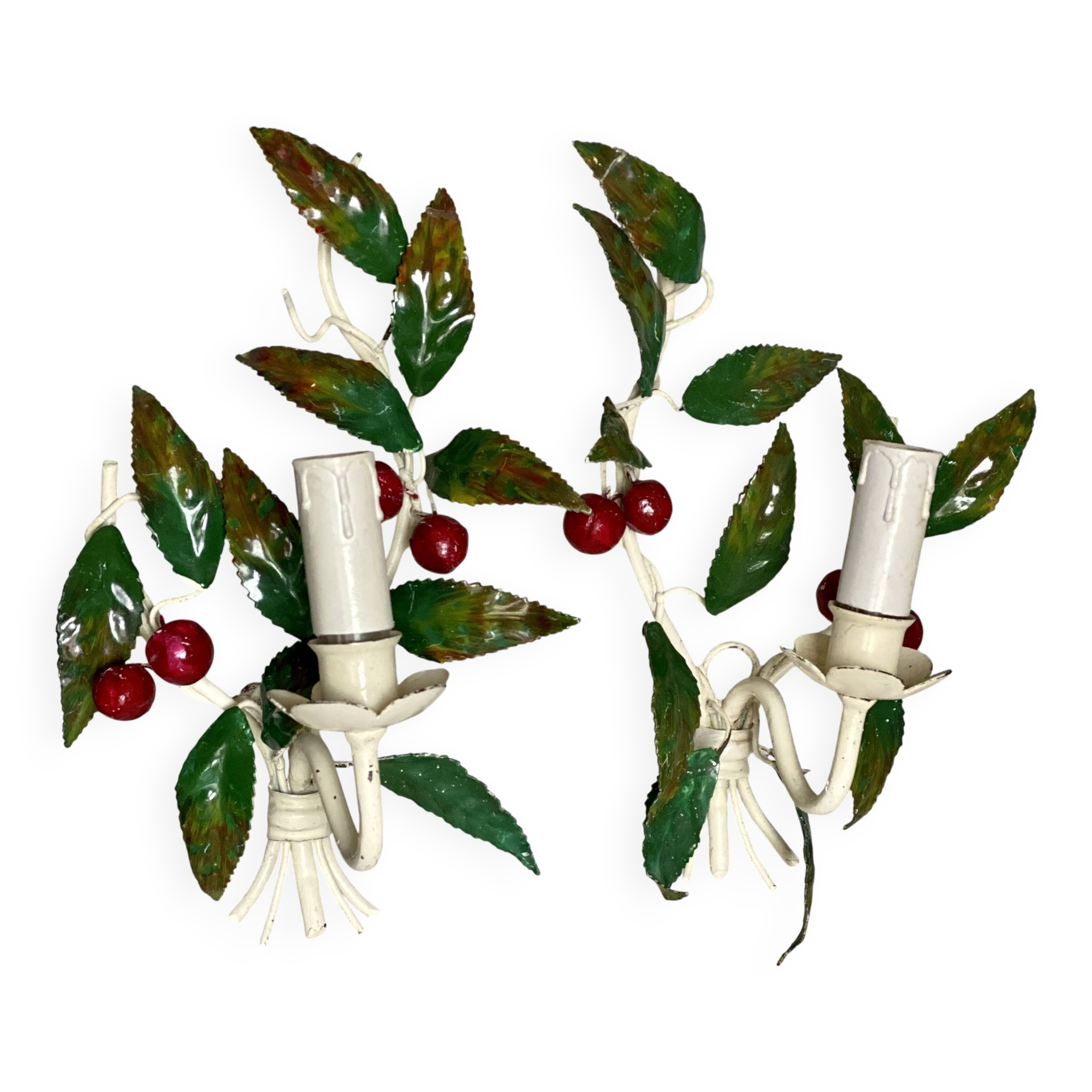 Pair of cherry metal wall lights, white and green, vintage 1970s.