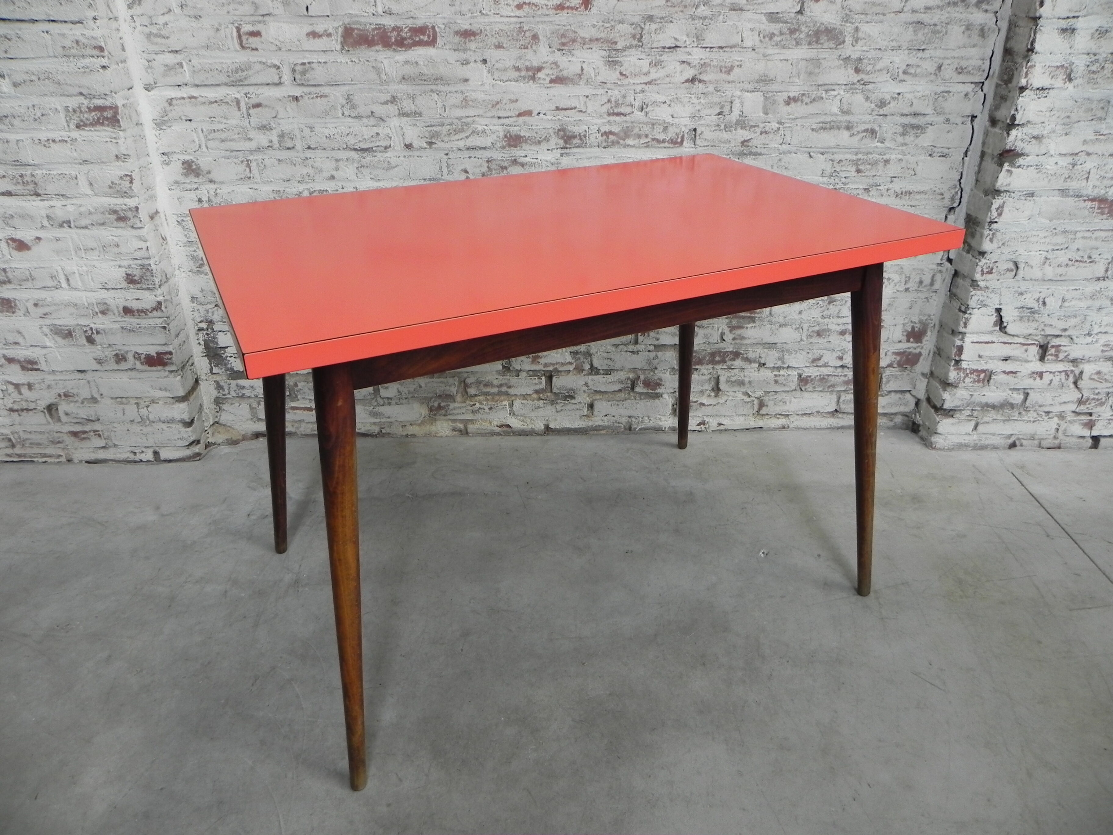 Vintage dining table, kitchen table with formica top﻿﻿﻿﻿﻿﻿