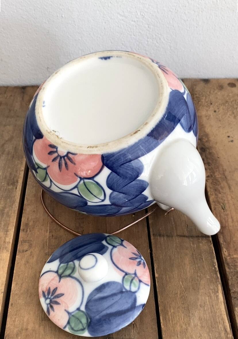 Earthenware teapot for 4 cups