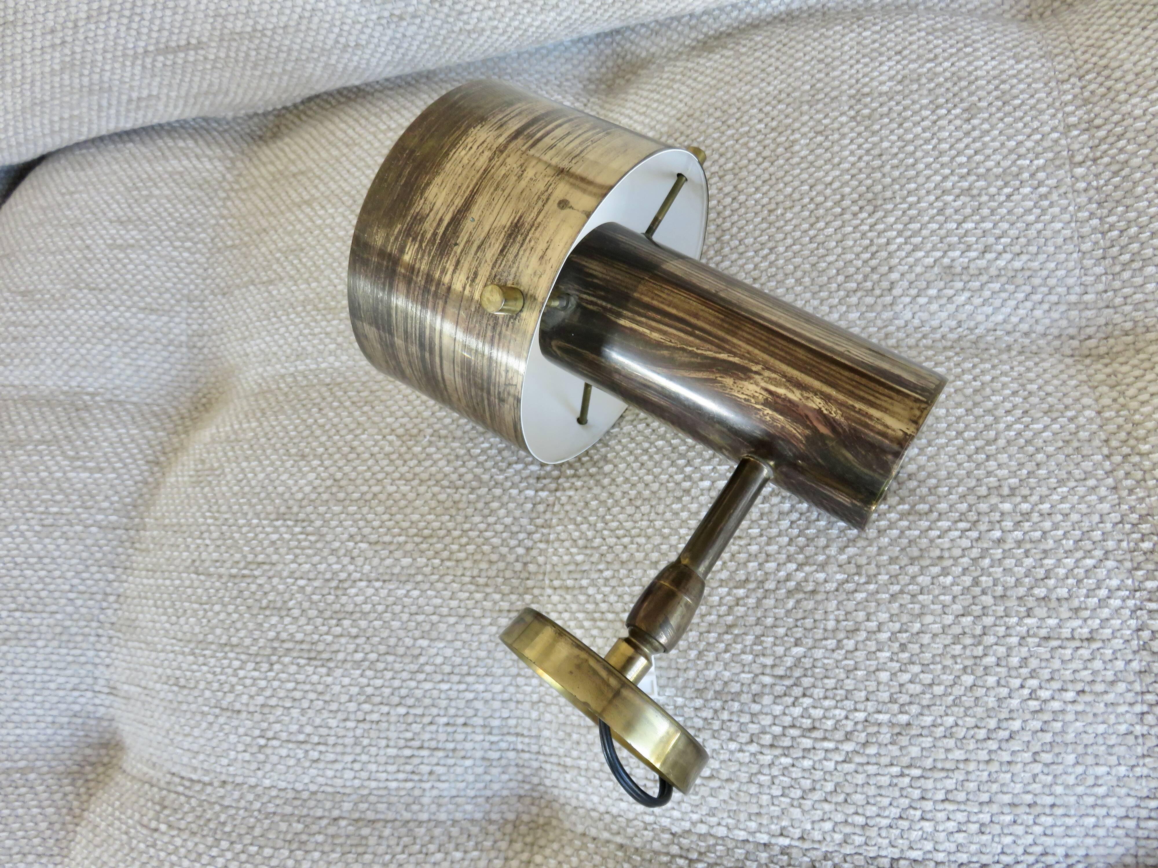 Wall light Jo Hammerborg in patinated brass, gun barrel finish, Denmark, 1970s.