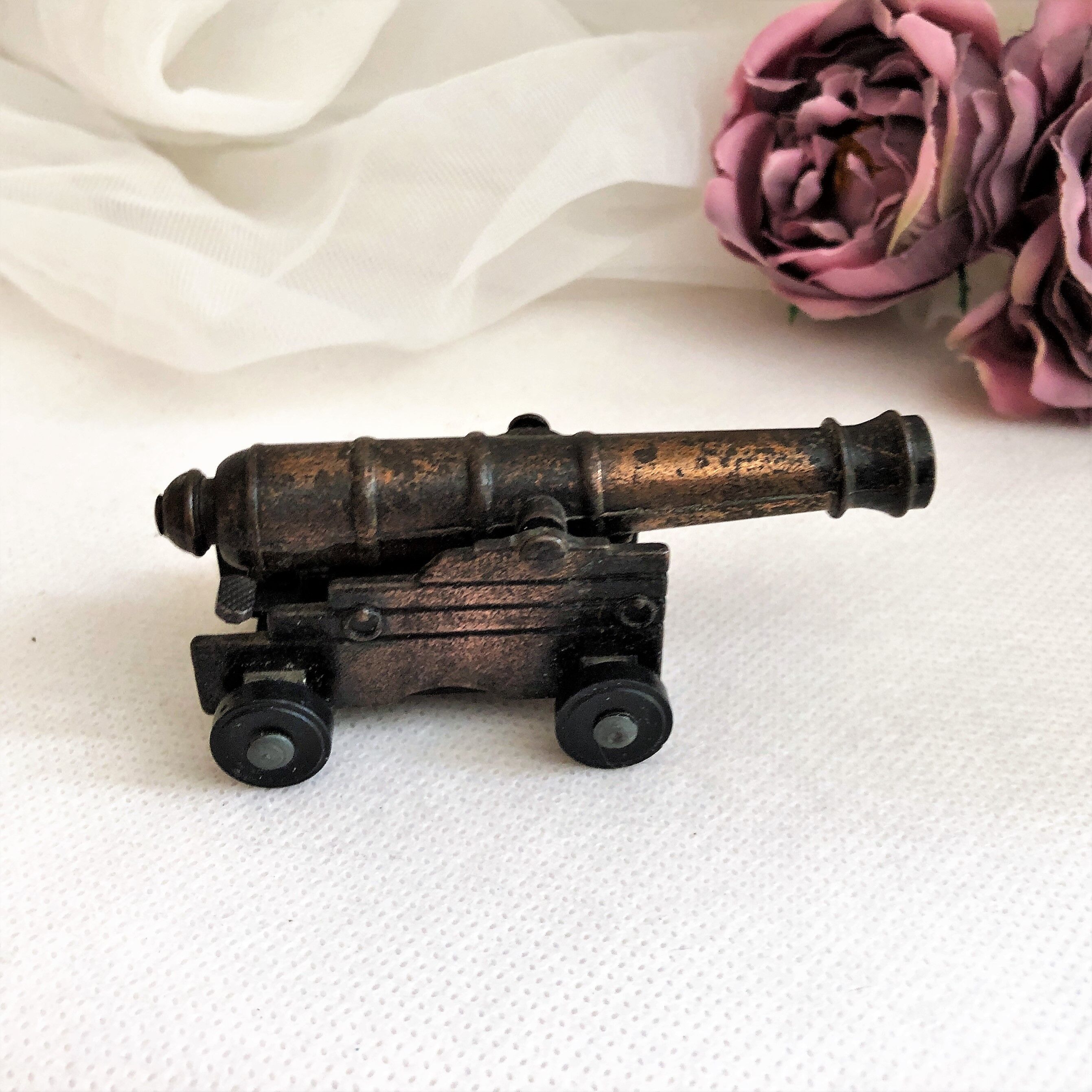 Pencil sharpener Play Me collection vintage naval gun 70s