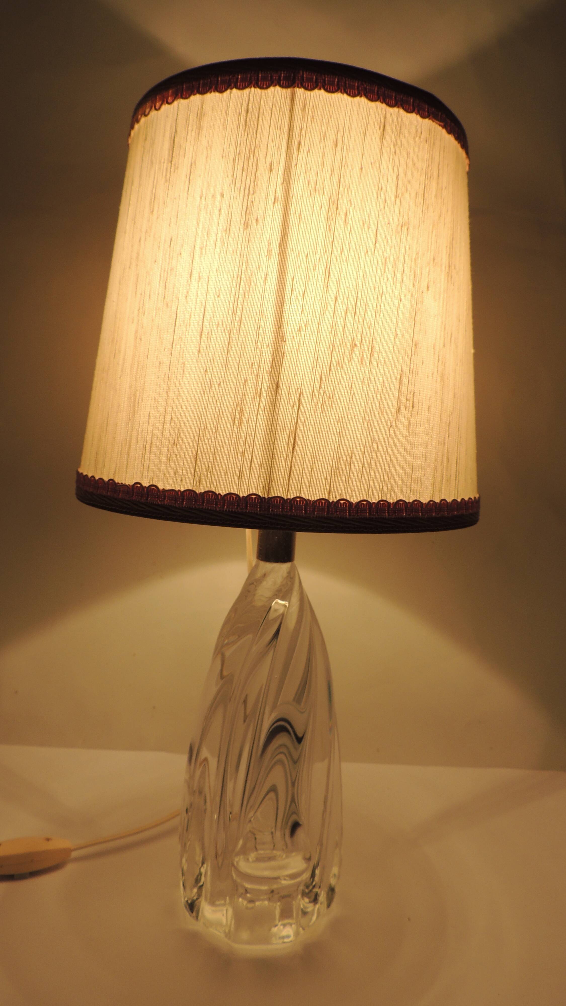 Vintage crystal lamp from the 70s – sculpted base – small table lamp