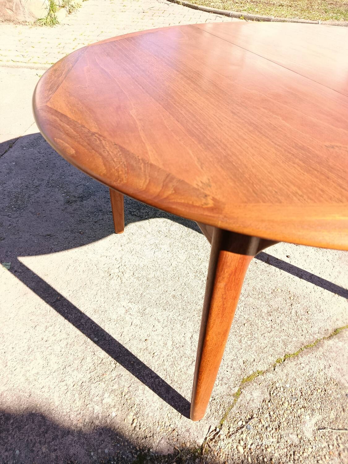 Table Svend Aage Madsen