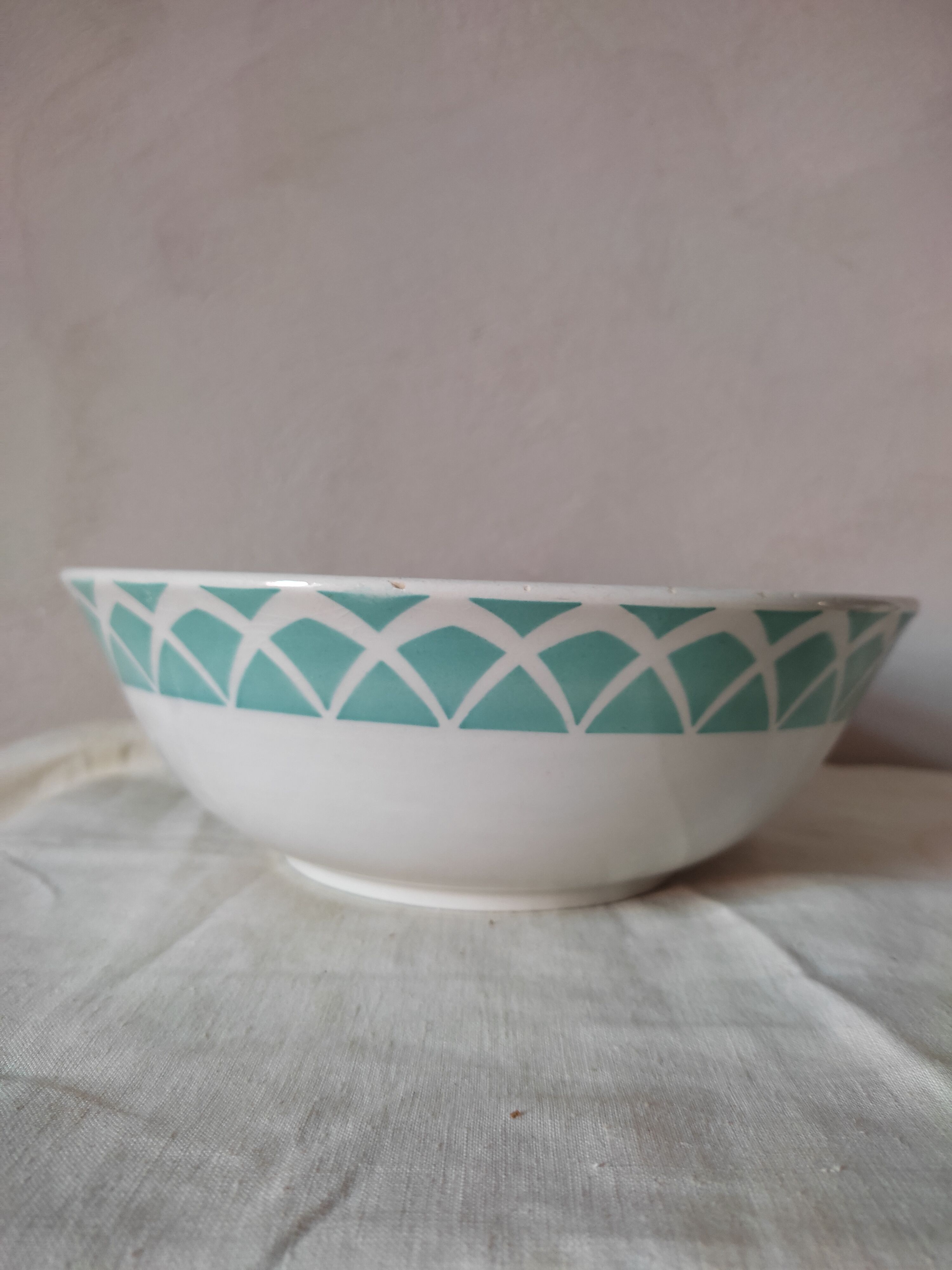 Set of 2 retro earthenware bowls