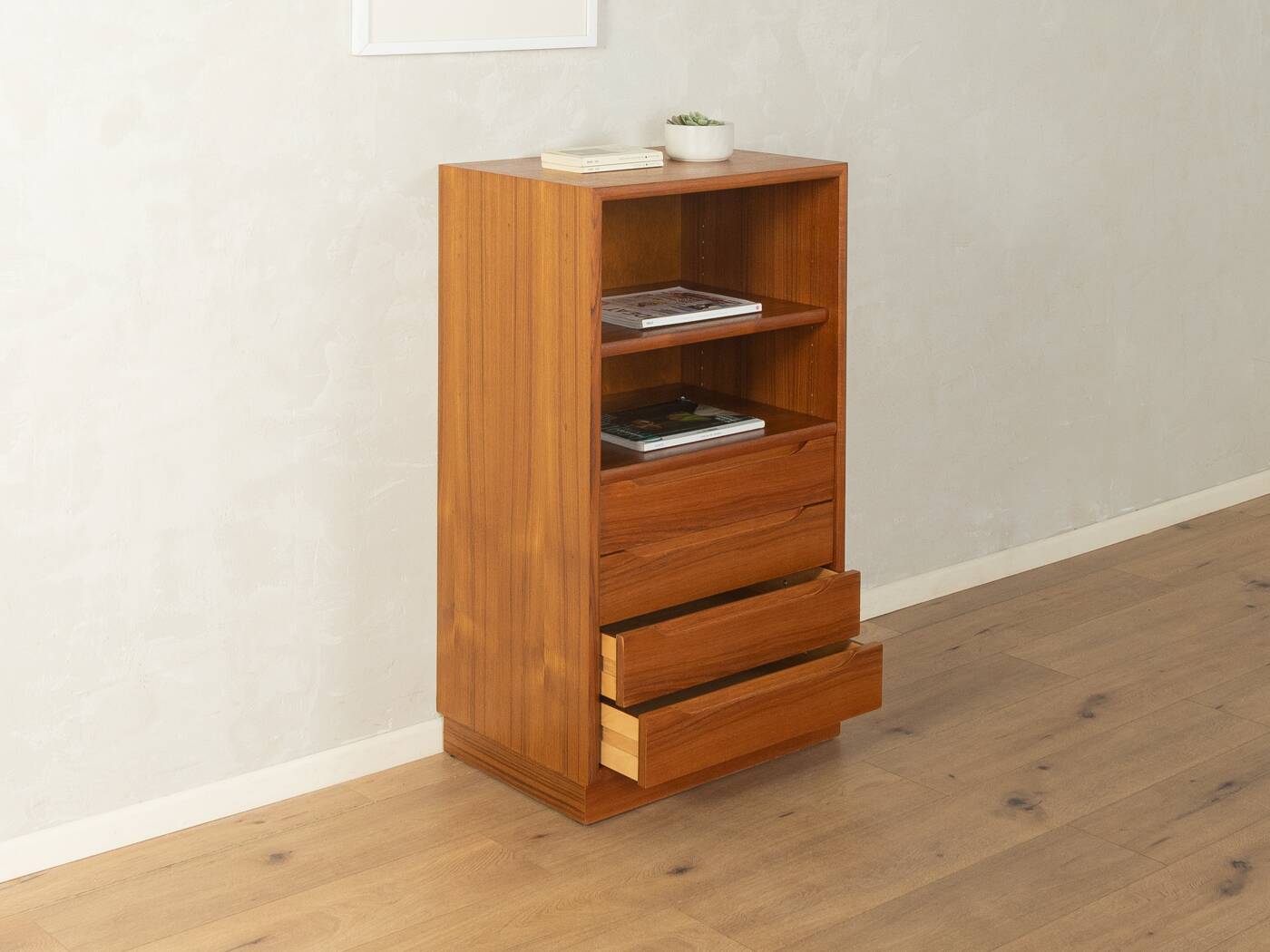 Elegant chest of drawers from the 1960s