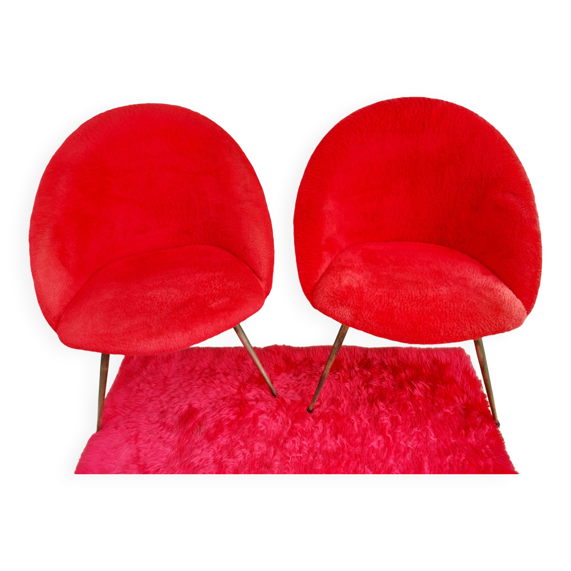 pair of vintage armchairs (red fur)
