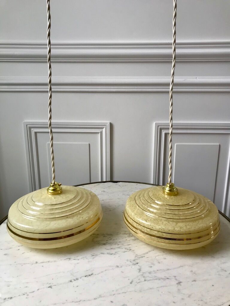 Suspension in glass of Clichy yellow and golden edging years 40-50