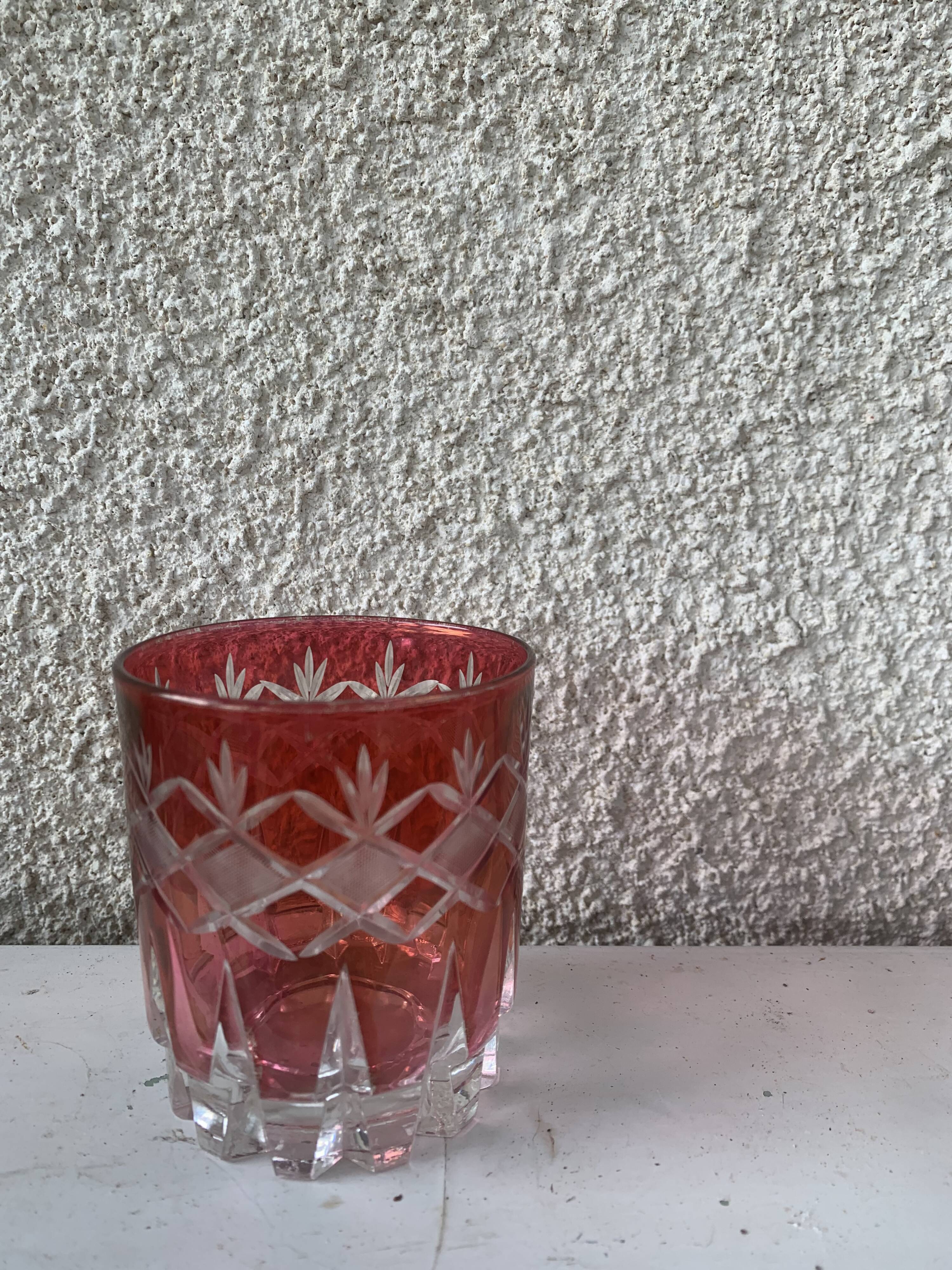 7 aperitif glasses in red and transparent glass chiseled vintage