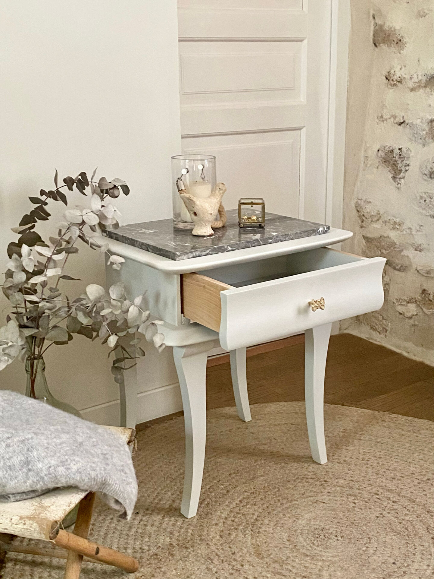 Bedside table