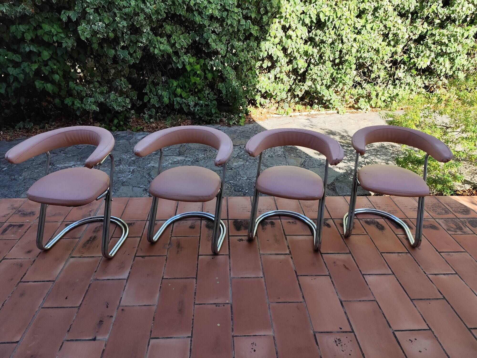 Set of 4 Modernist Swiss Zug Victori Dining Room Armchairs
