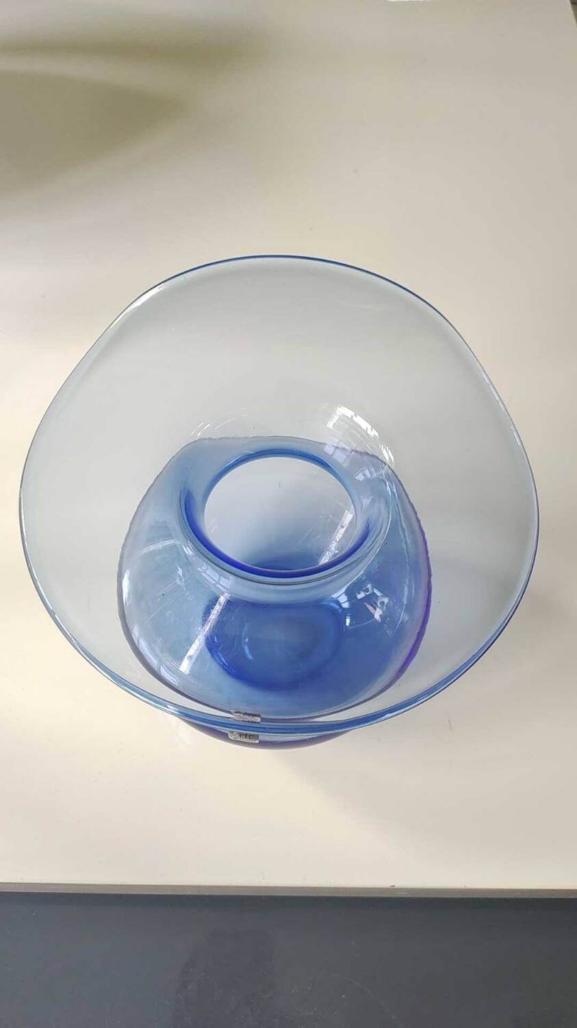 Bohemia Selection ball vase in handmade crystalline. Cobalt blue.