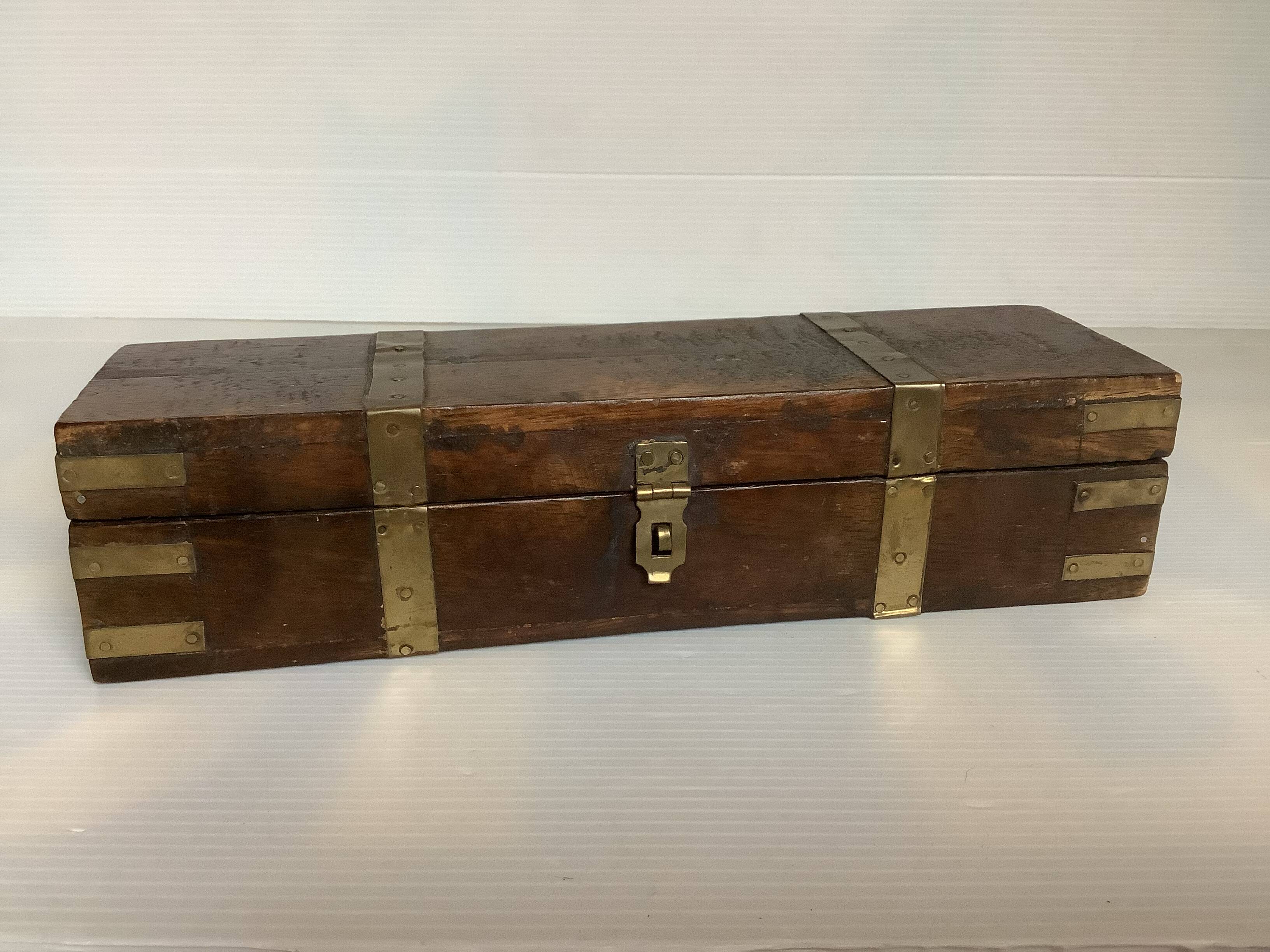 Boîte plumier en bois et laiton