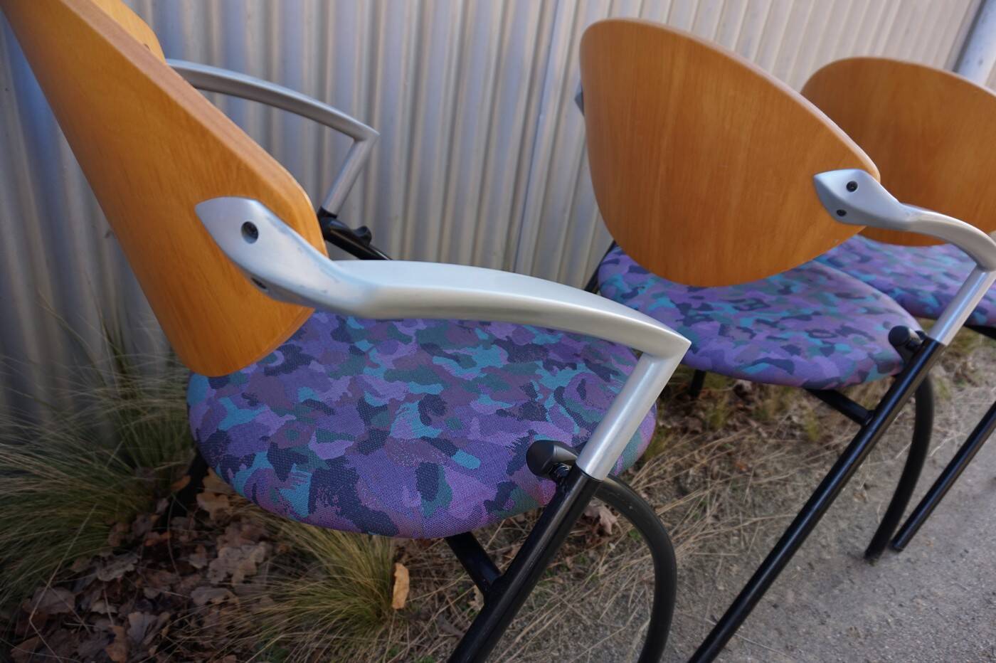 Set of 6 Vepa Alpine stackable armchairs/ conference chairs, Memphis Style