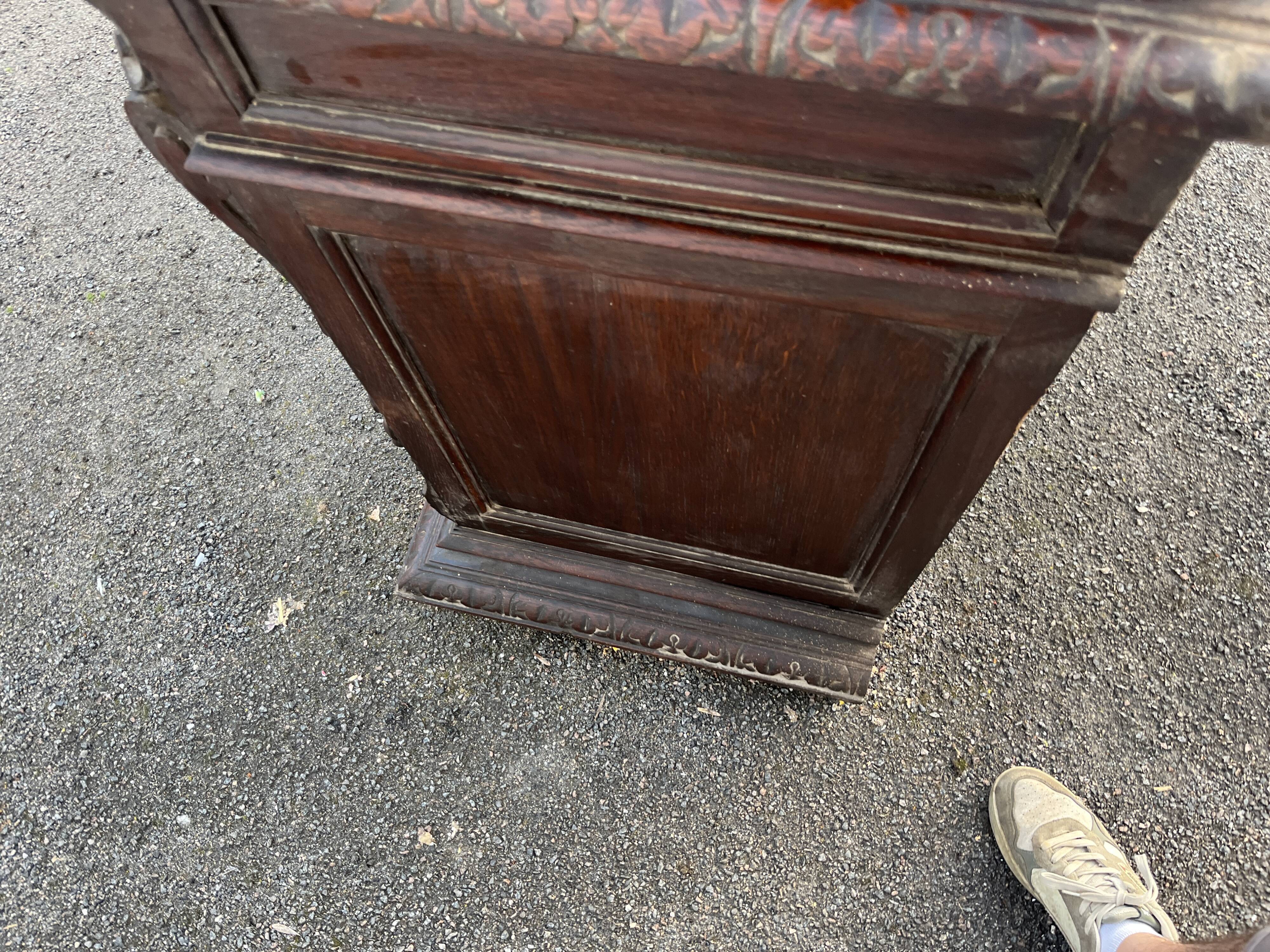 Monumental hunting buffet in carved oak