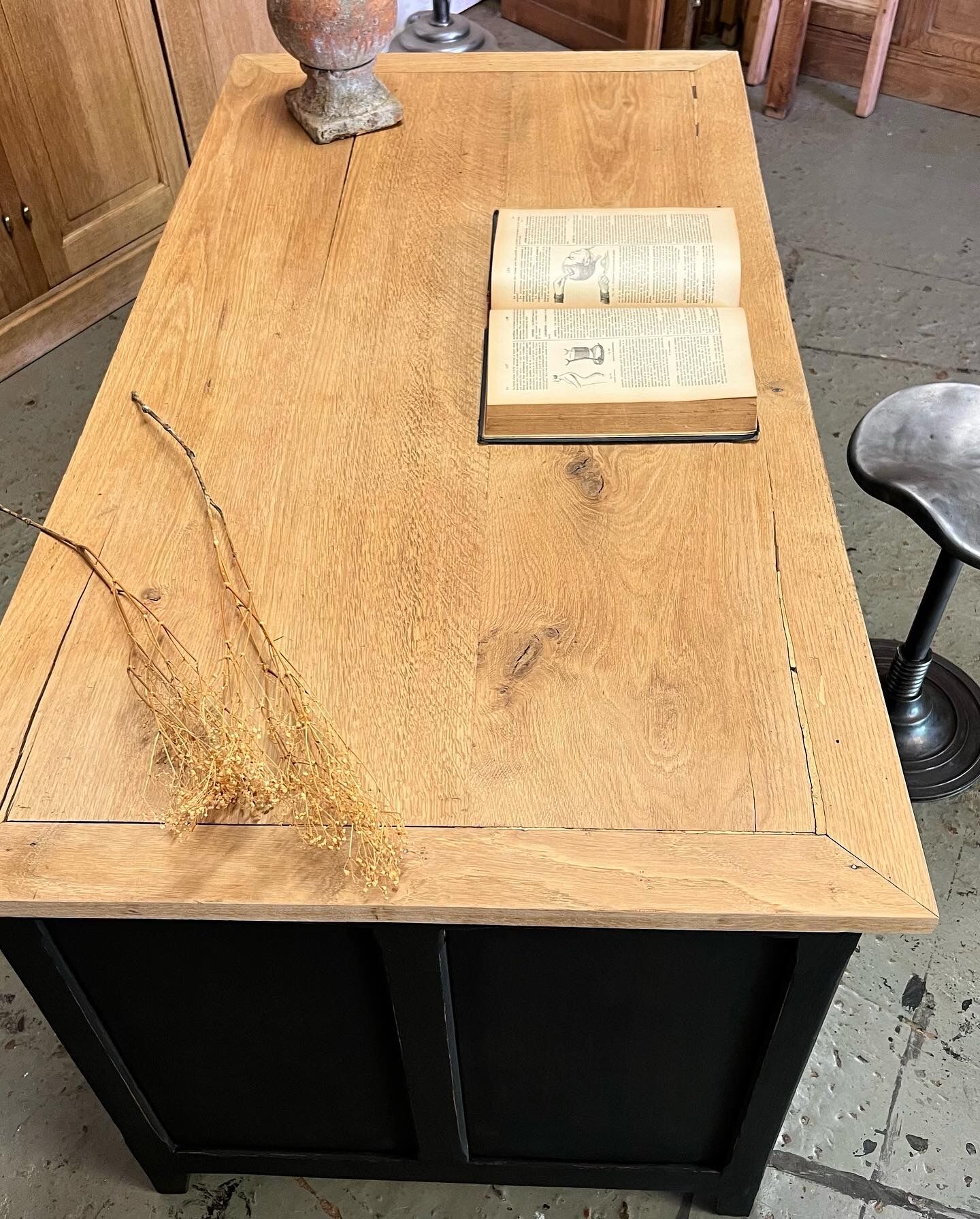 Old American style office in solid oak